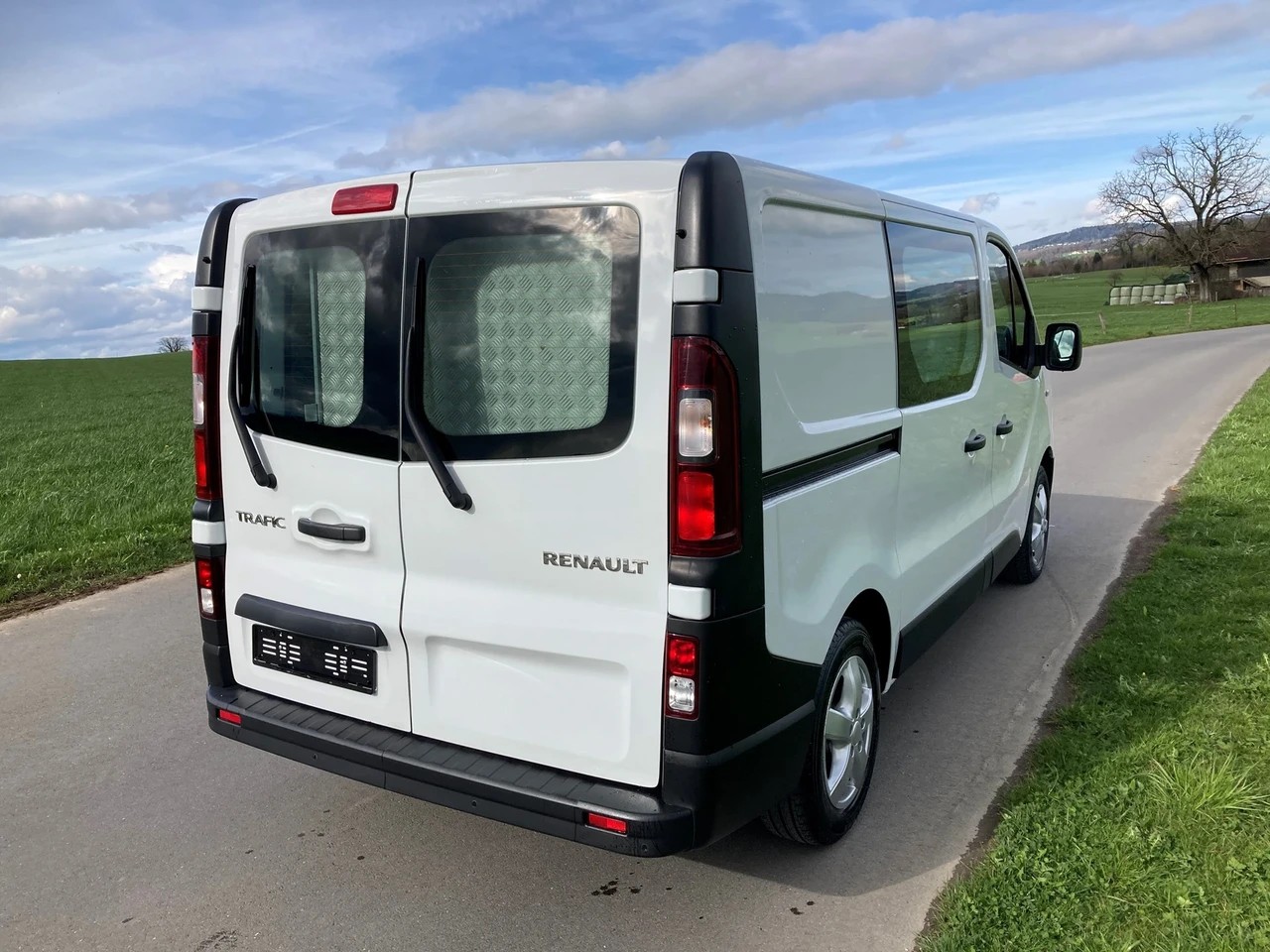 RENAULT Trafic 1.6 dCi 120 2.9t Business L1H1 **Laderampe**Nutzlast 1'700 KG**-image-3