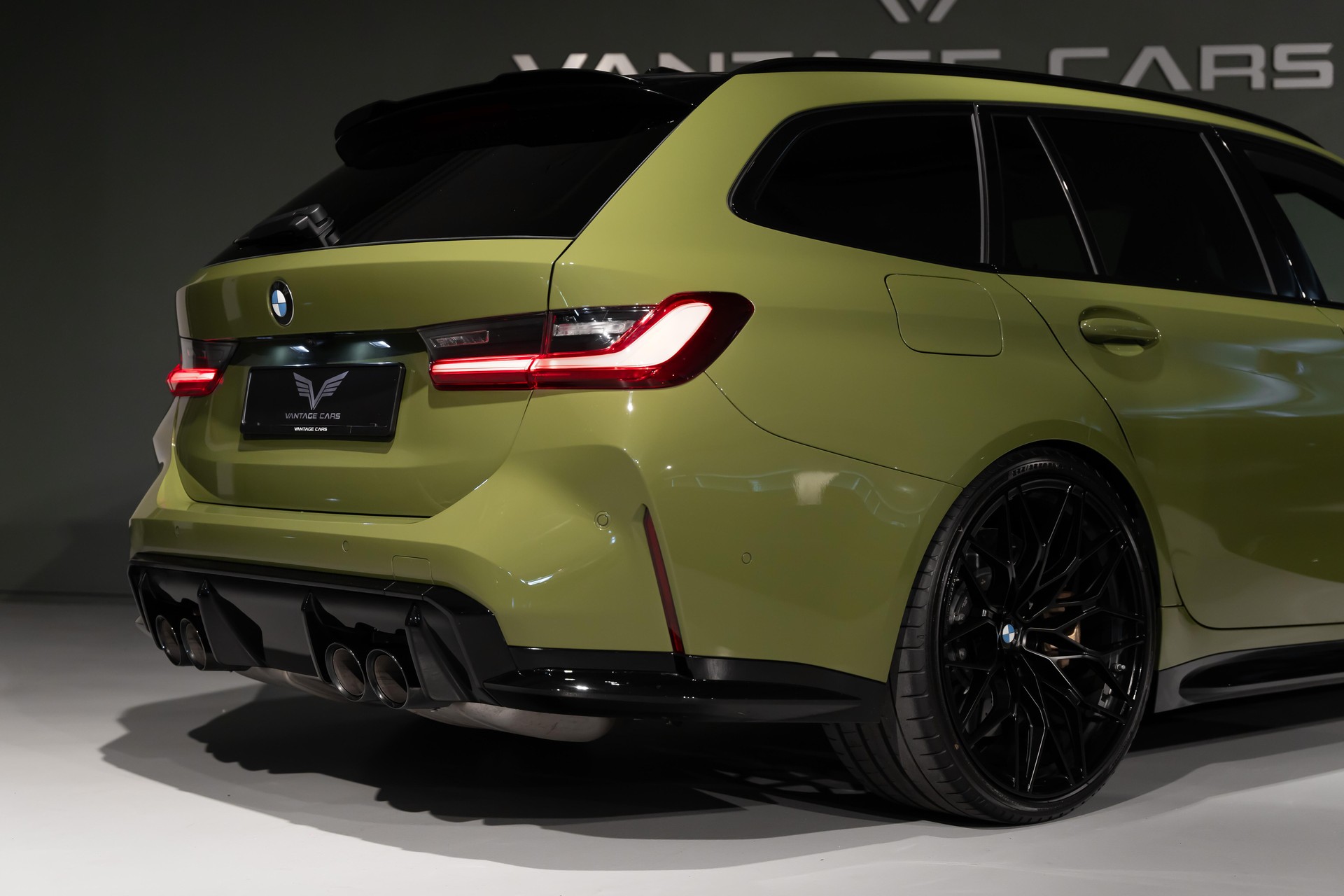 BMW M3 Competition xDrive Touring-image-8