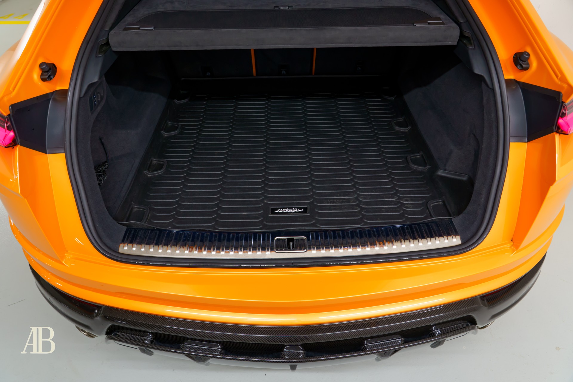 LAMBORGHINI Urus Capsule Edition 4.0 - CH-Fahrzeug-image-6