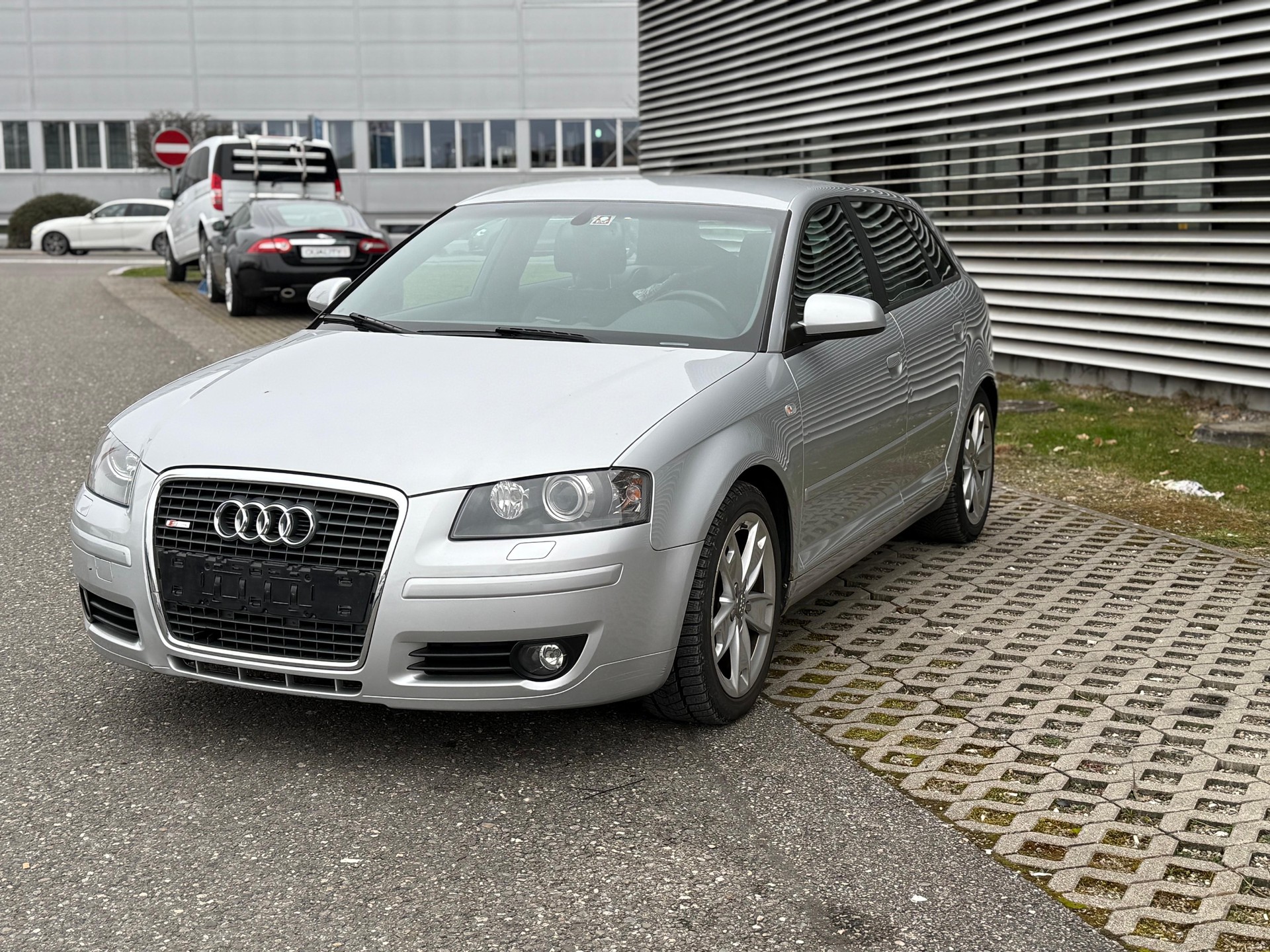 AUDI A3 Sportback 2.0 Turbo S- LINE FSI Ambiente quattro-image-1