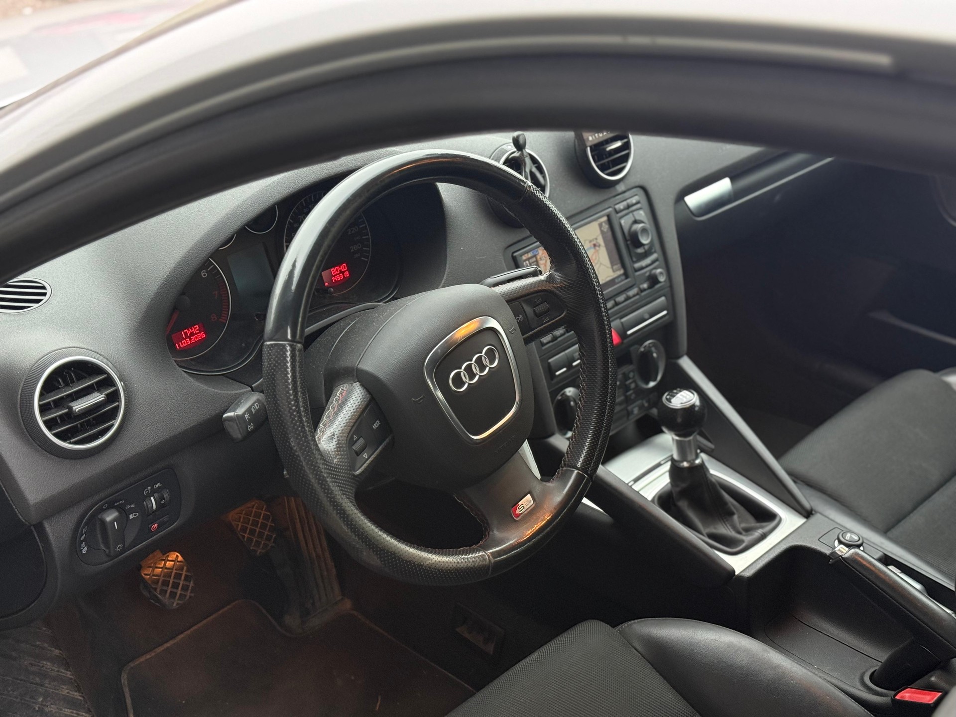 AUDI A3 Sportback 2.0 Turbo S- LINE FSI Ambiente quattro-image-11