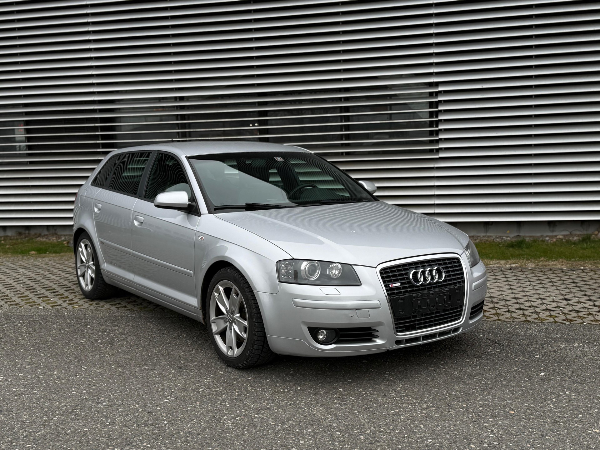 AUDI A3 Sportback 2.0 Turbo S- LINE FSI Ambiente quattro