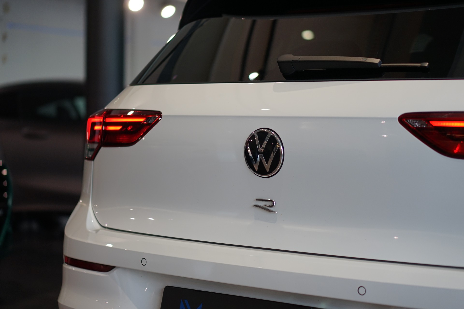 VW Golf 2.0 TSI R DSG 4Motion-image-7