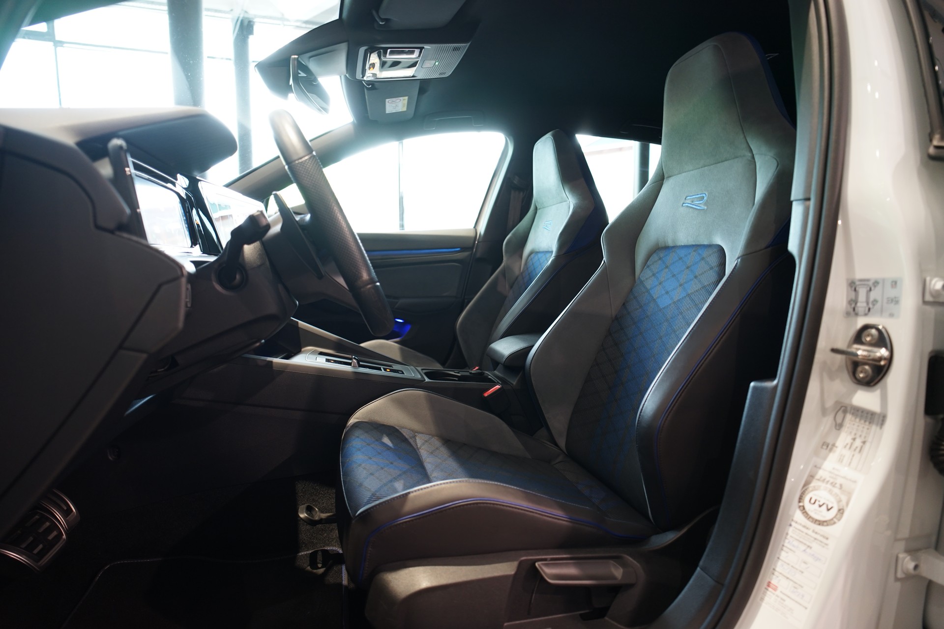 VW Golf 2.0 TSI R DSG 4Motion-image-20
