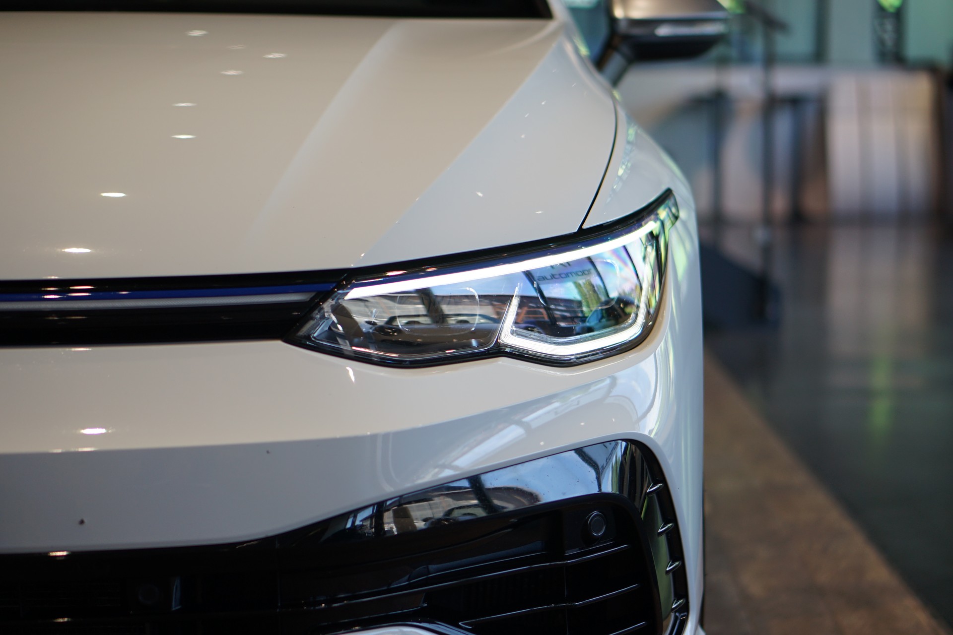 VW Golf 2.0 TSI R DSG 4Motion-image-13