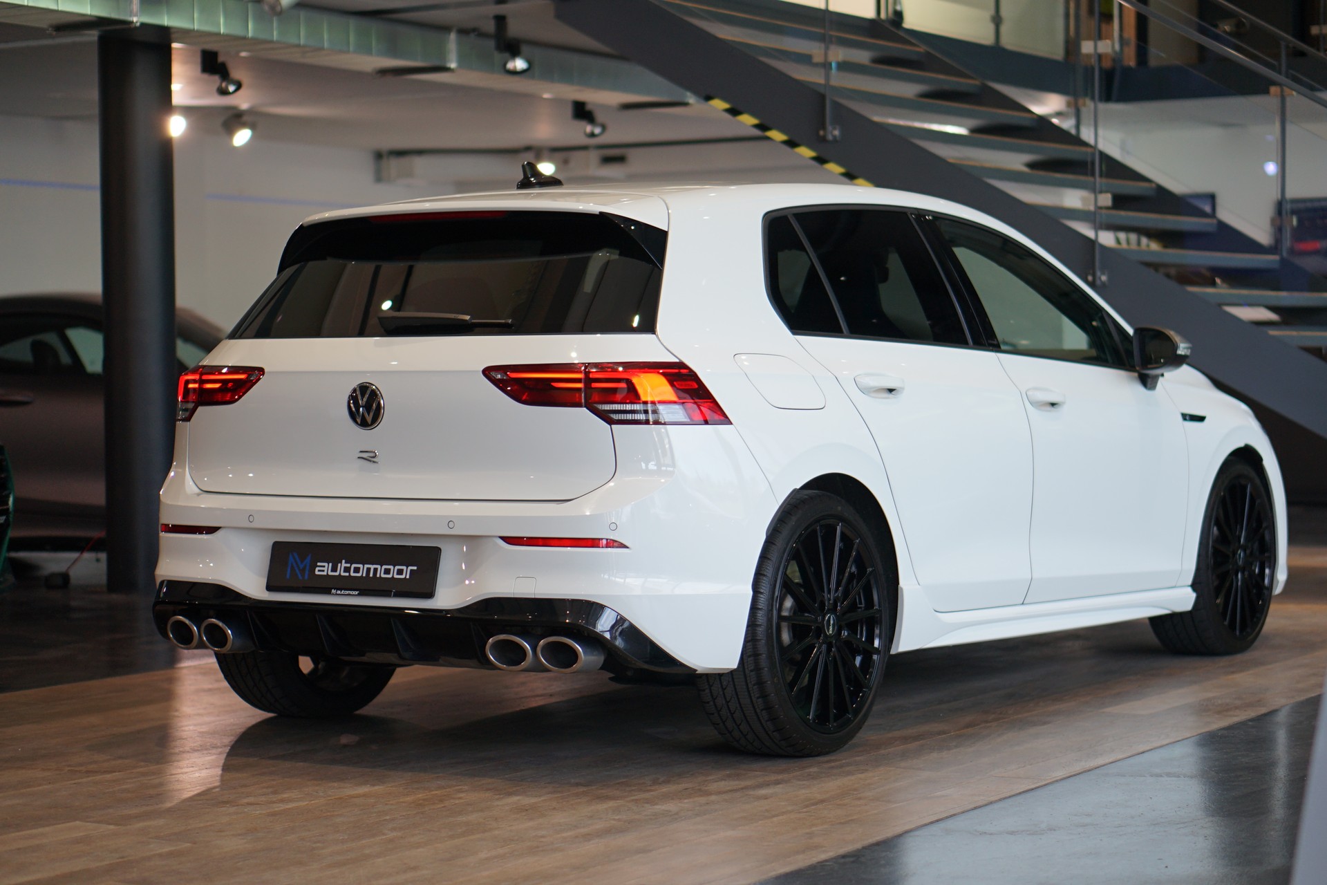 VW Golf 2.0 TSI R DSG 4Motion-image-5