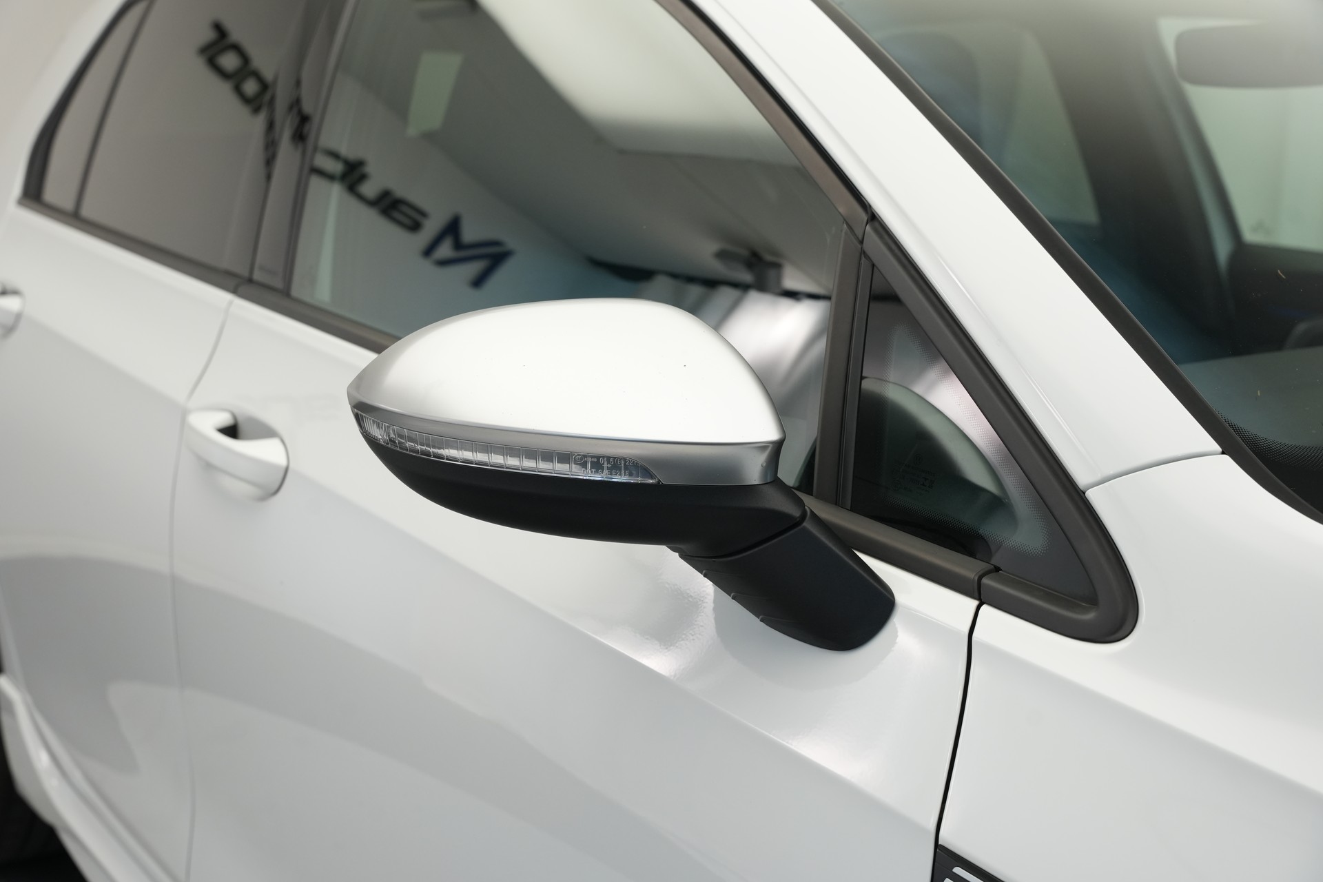 VW Golf 2.0 TSI R DSG 4Motion-image-38