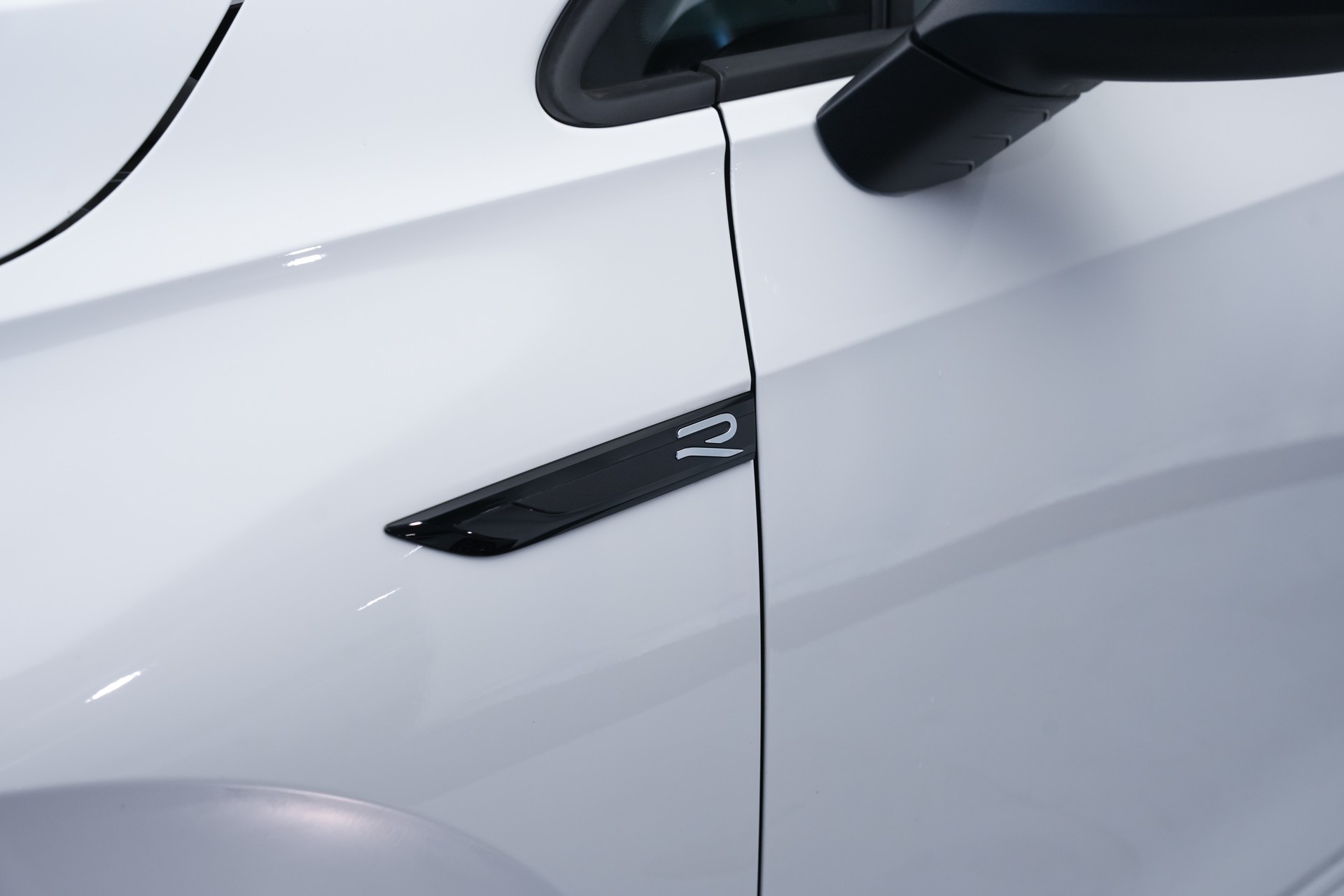 VW Golf 2.0 TSI R DSG 4Motion-image-38