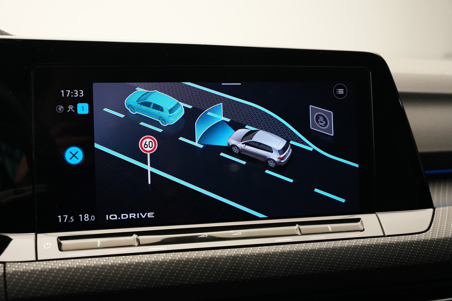 VW Golf 2.0 TSI R DSG 4Motion-image-24