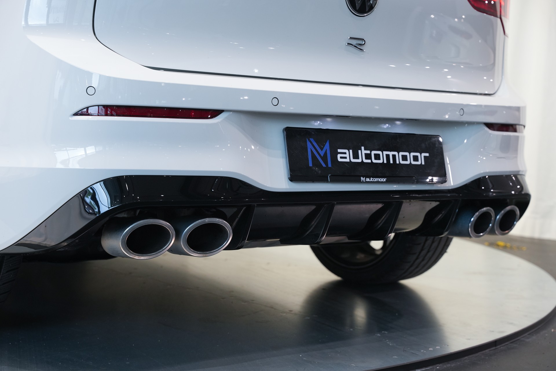 VW Golf 2.0 TSI R DSG 4Motion-image-34