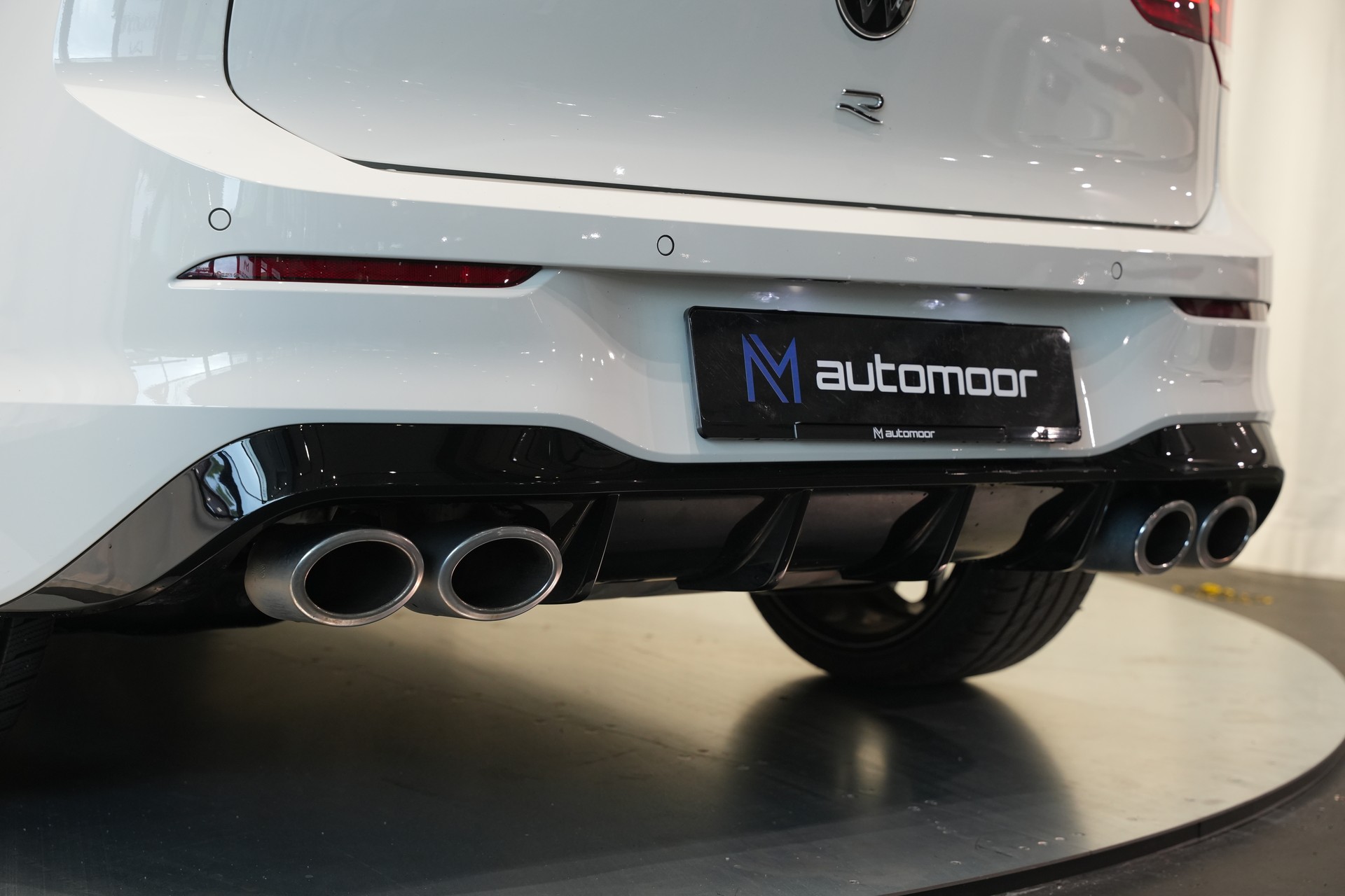 VW Golf 2.0 TSI R DSG 4Motion-image-31