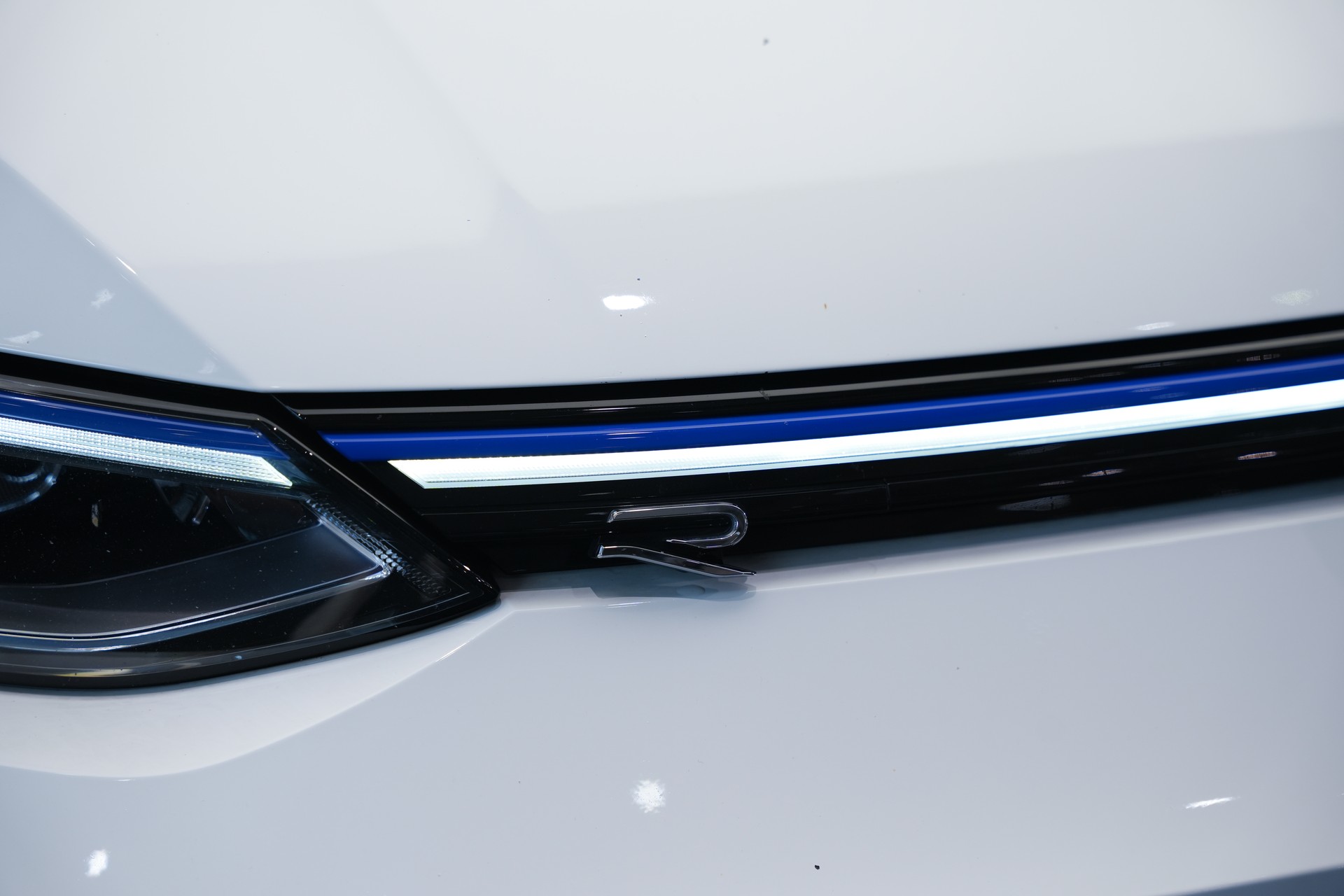 VW Golf 2.0 TSI R DSG 4Motion-image-43