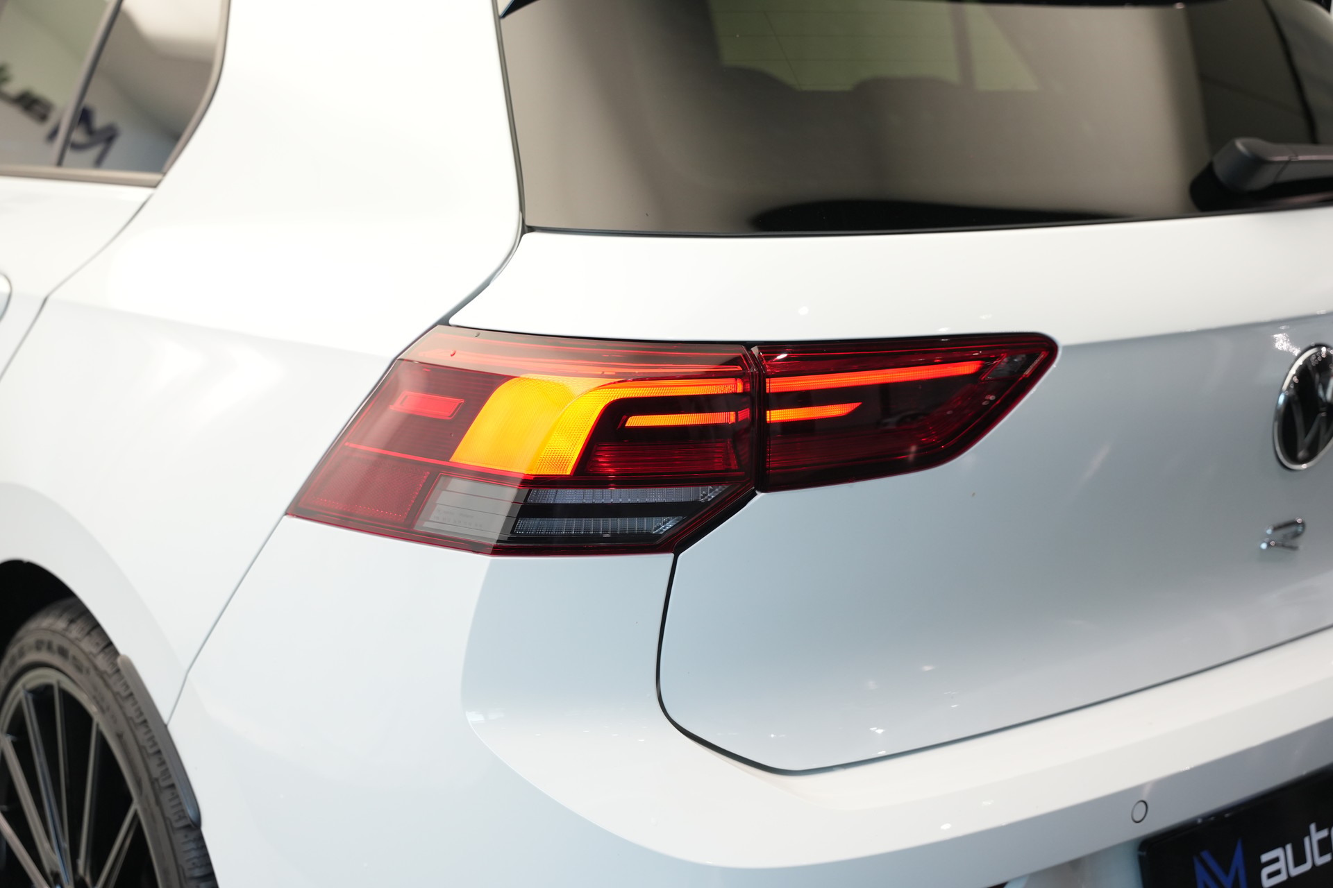 VW Golf 2.0 TSI R DSG 4Motion-image-30