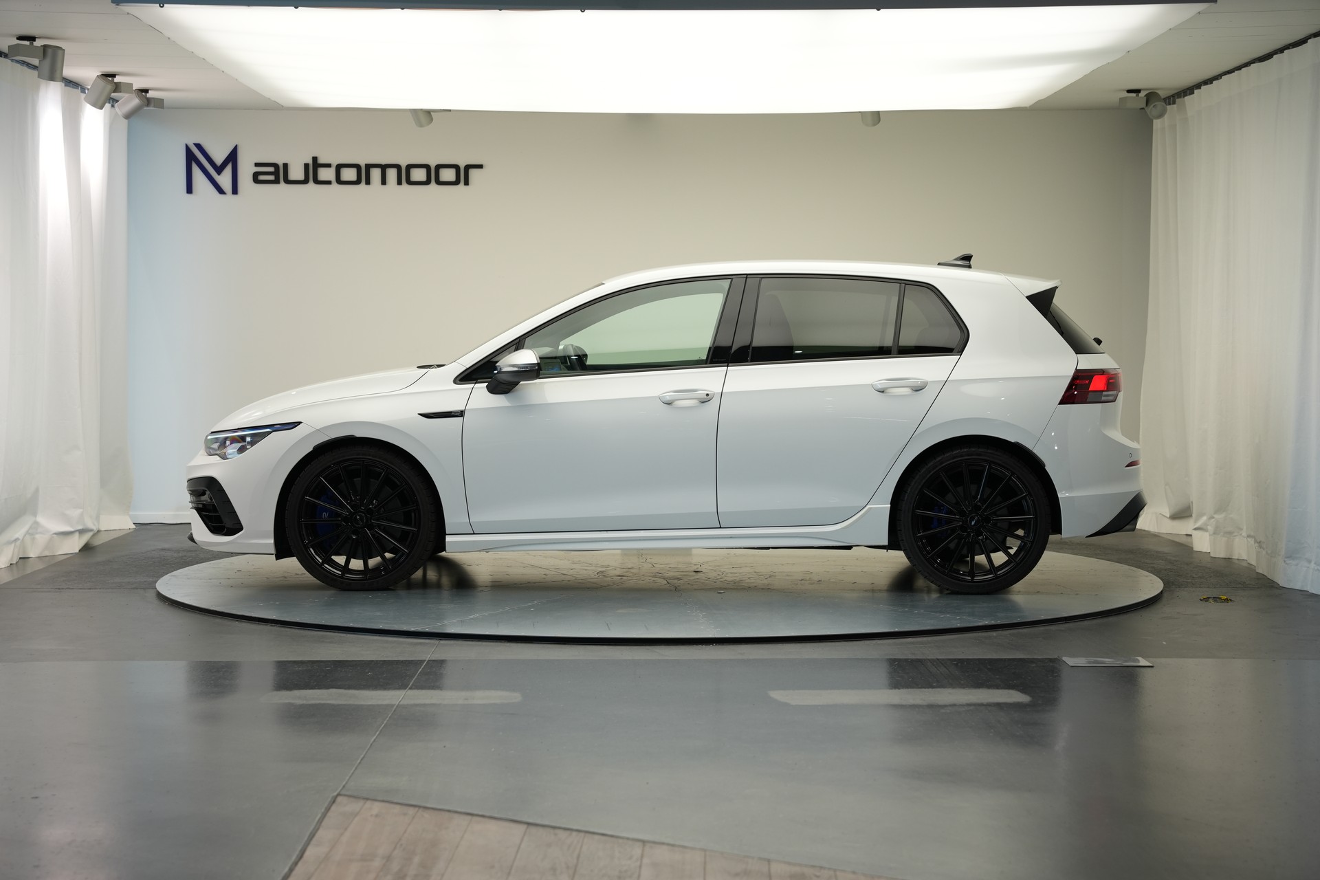 VW Golf 2.0 TSI R DSG 4Motion-image-7