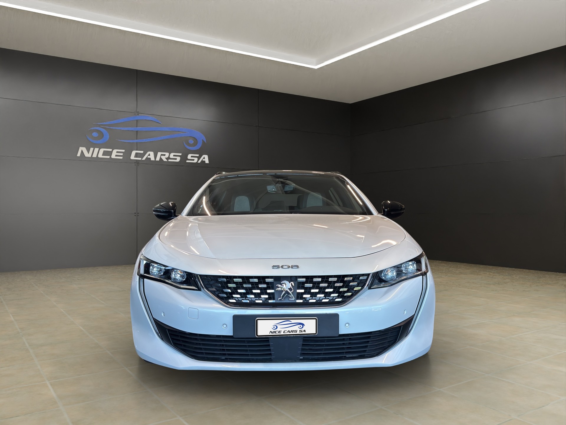 PEUGEOT 508 SW 1.6 PHEV Allure EAT8-image-2