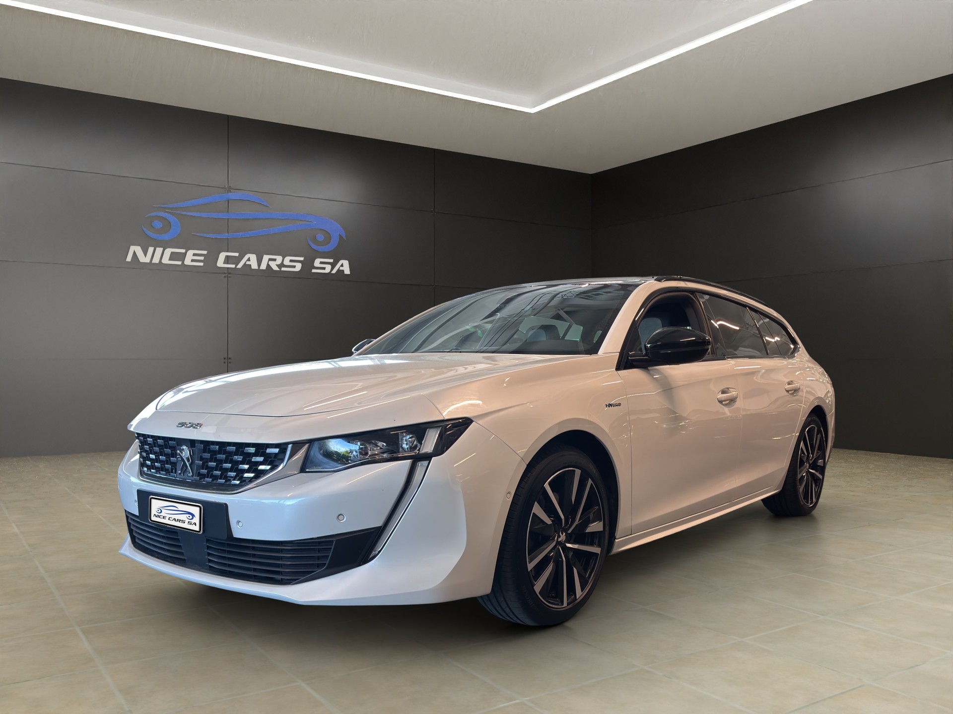 PEUGEOT 508 SW 1.6 PHEV Allure EAT8-image-0