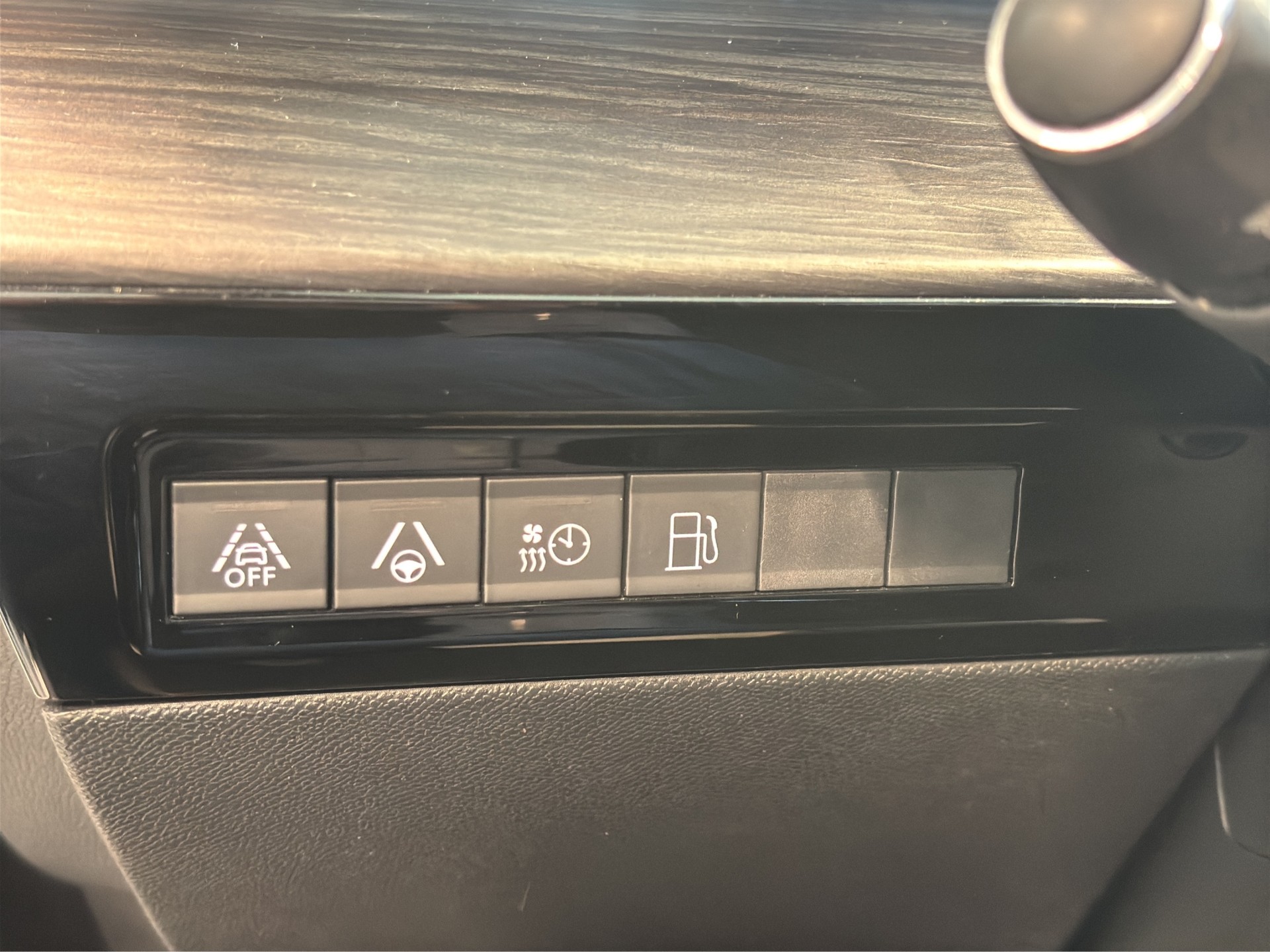 PEUGEOT 508 SW 1.6 PHEV Allure EAT8-image-21