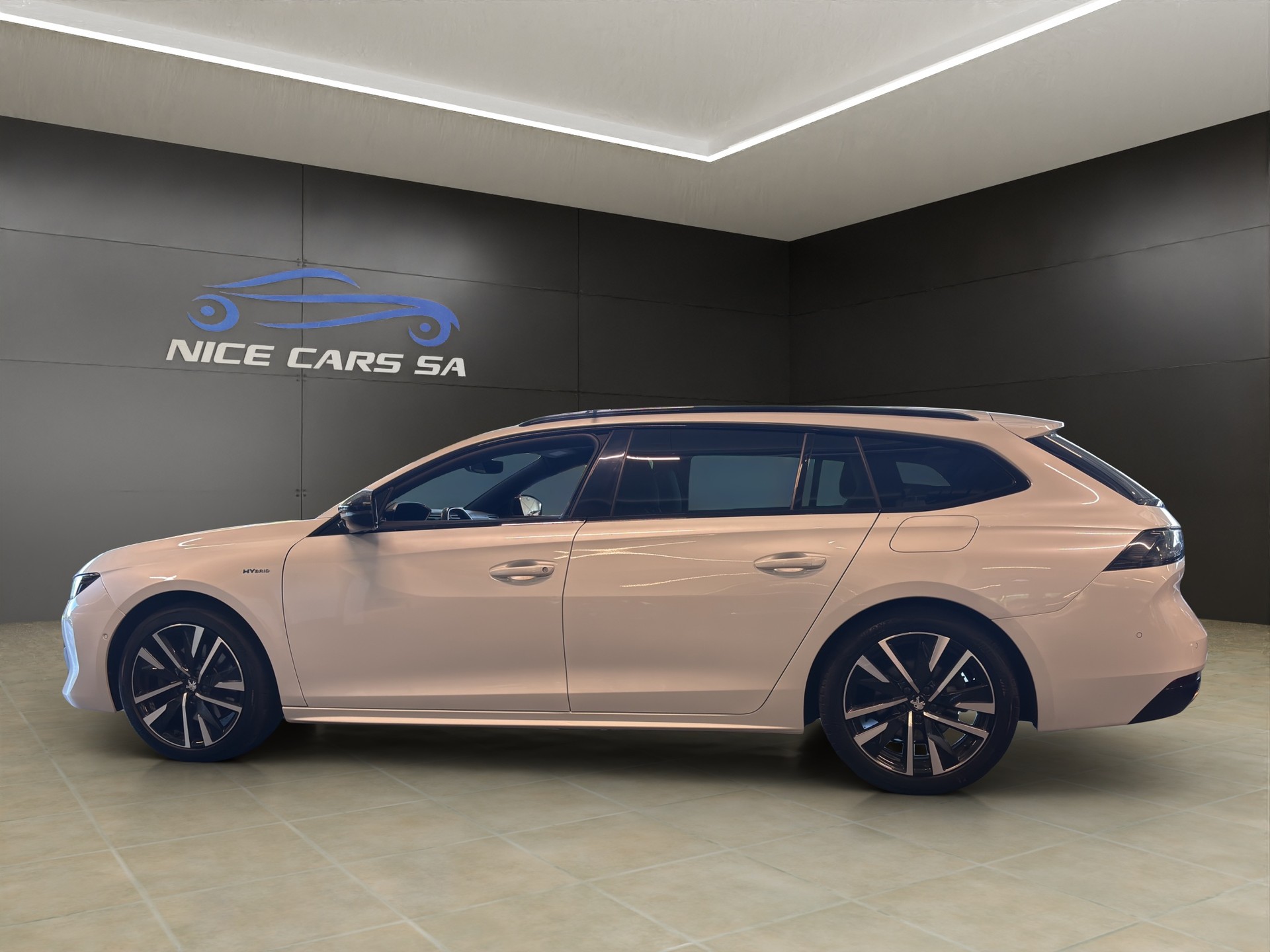 PEUGEOT 508 SW 1.6 PHEV Allure EAT8-image-3