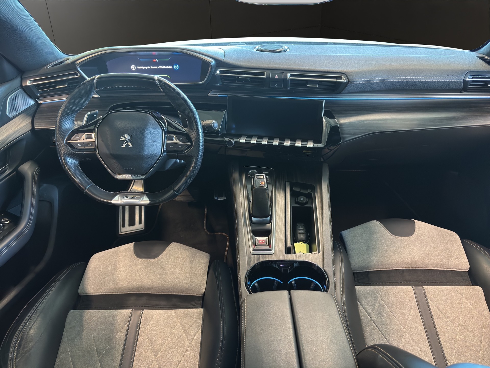 PEUGEOT 508 SW 1.6 PHEV Allure EAT8-image-23