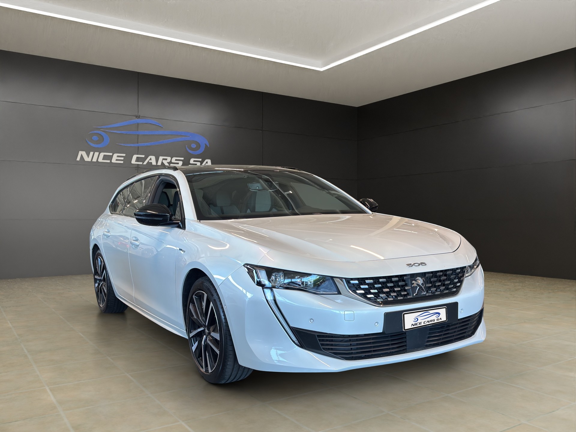 PEUGEOT 508 SW 1.6 PHEV Allure EAT8-image-1