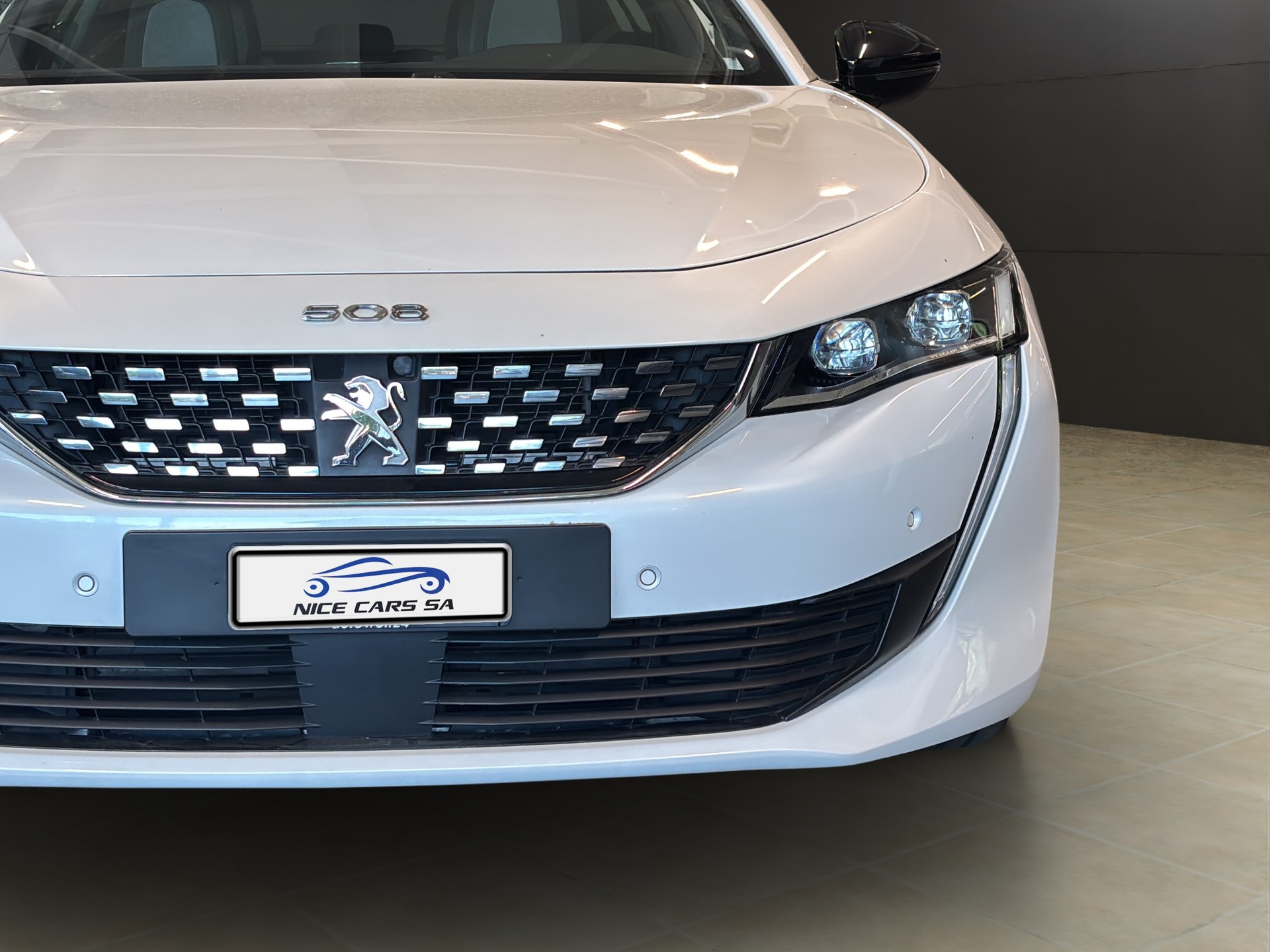 PEUGEOT 508 SW 1.6 PHEV Allure EAT8-image-10