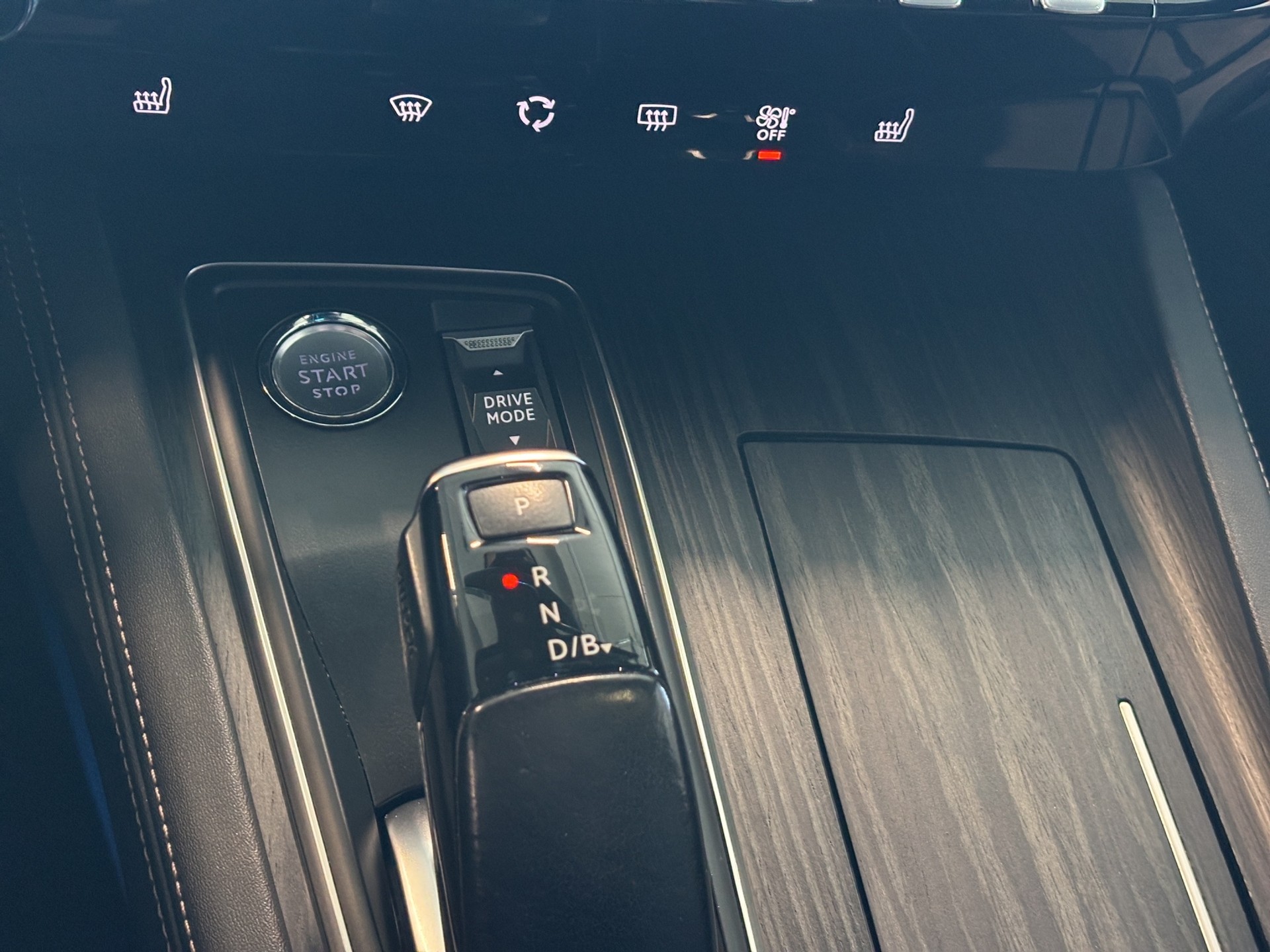PEUGEOT 508 SW 1.6 PHEV Allure EAT8-image-19