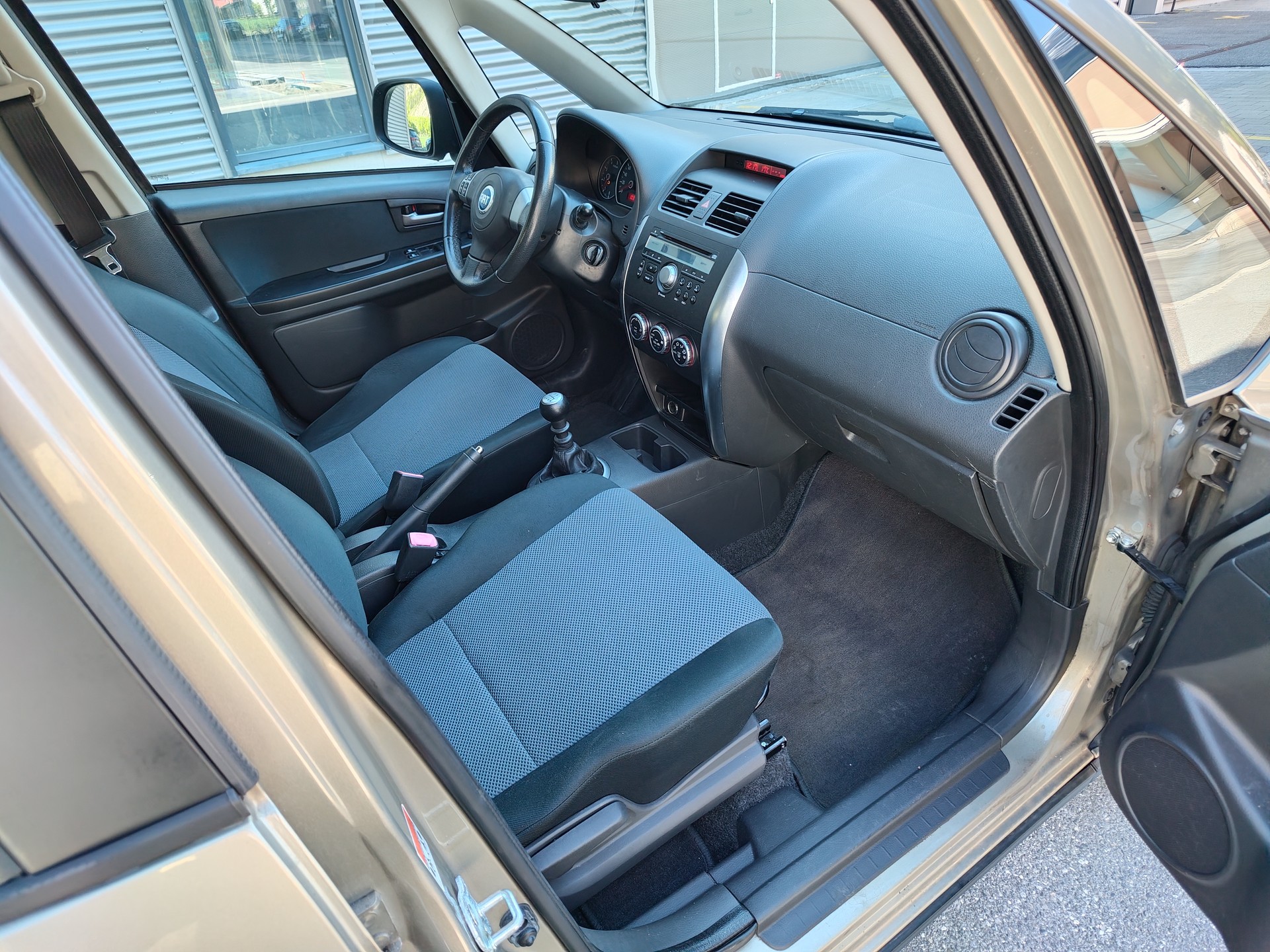FIAT Sedici 1.9 JTD 4WD Emotion-image-8