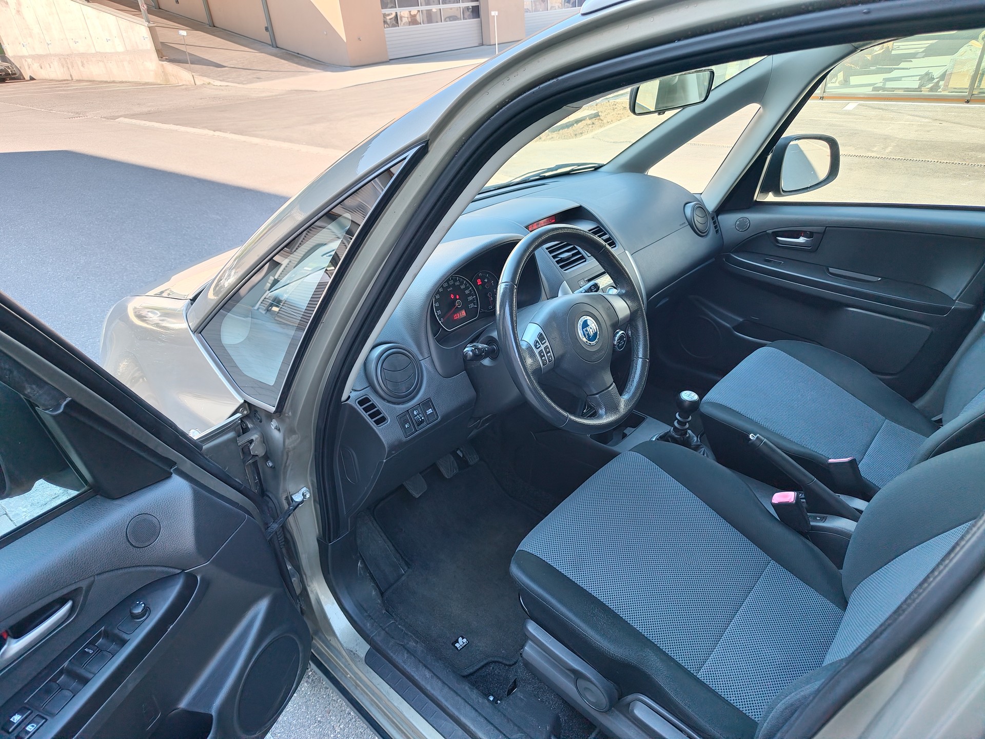 FIAT Sedici 1.9 JTD 4WD Emotion-image-7