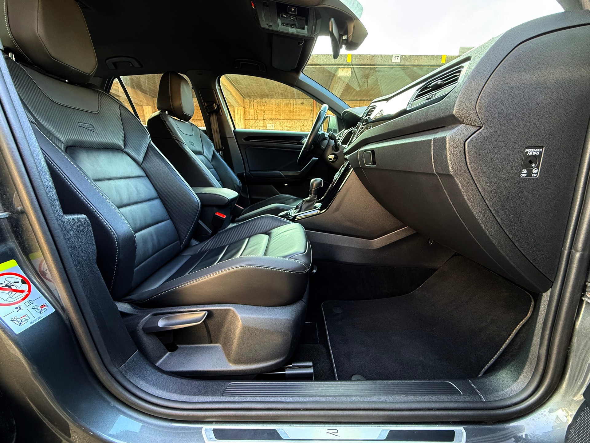 VW T-Roc 2.0 TSI R DSG 4Motion-image-7