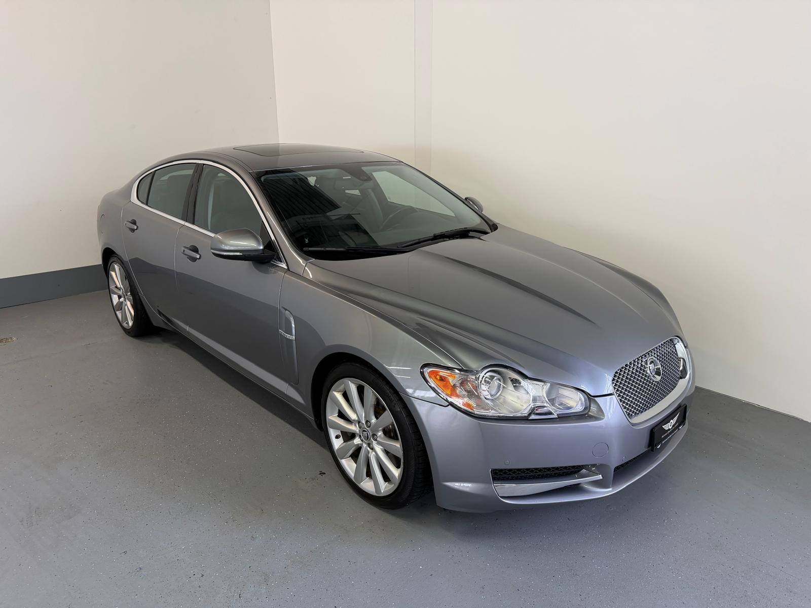 JAGUAR XF 3.0d S V6 Premium Luxury-showroom-element-1