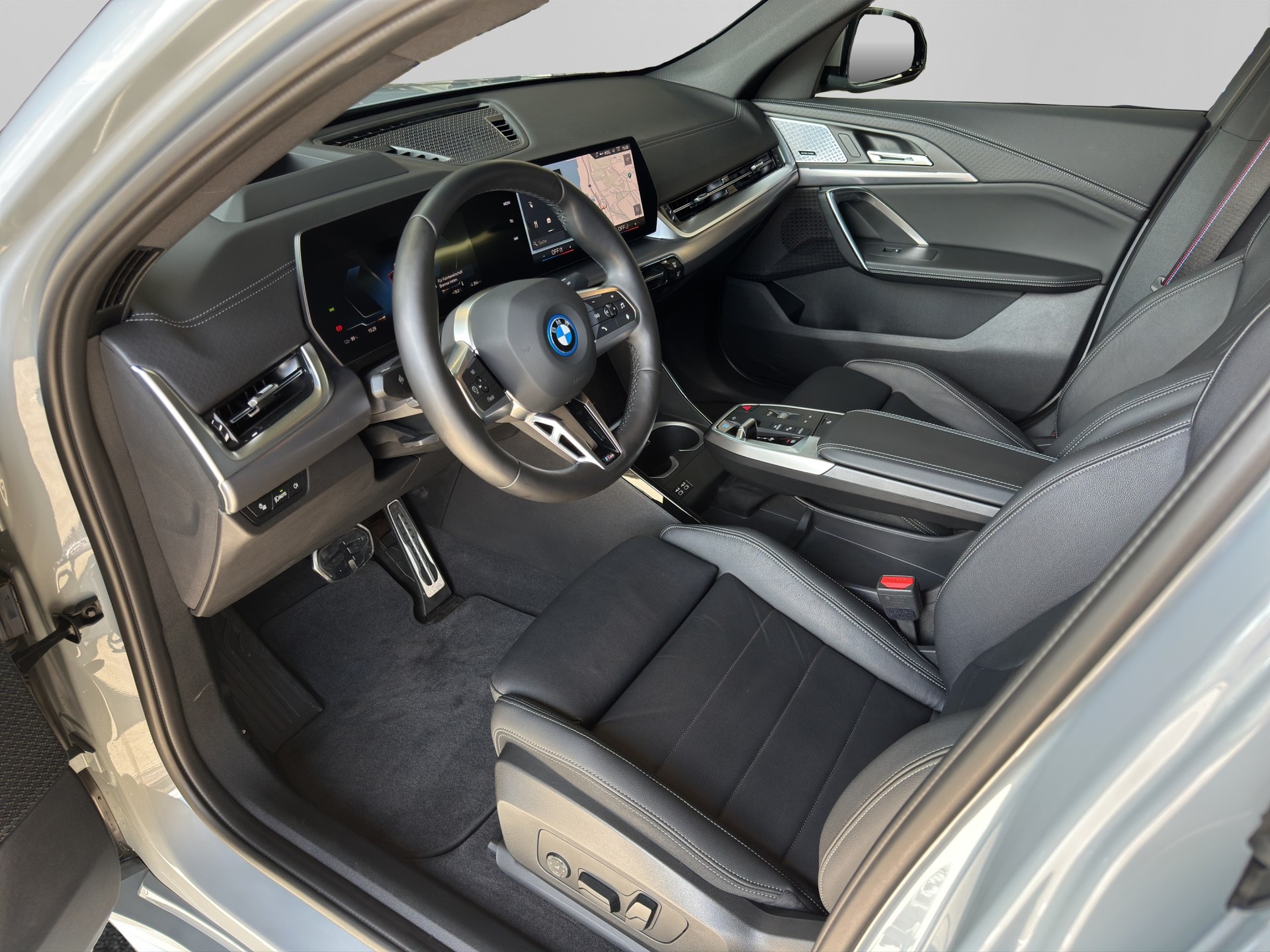 BMW iX2 xDrive 30 M Sport Pro-image-31