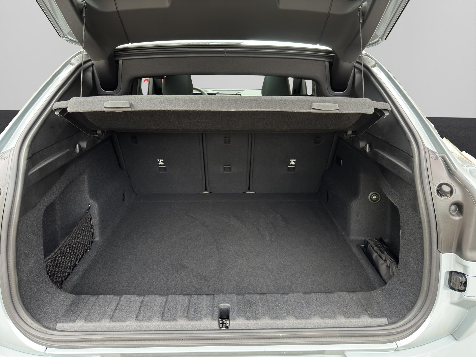 BMW iX2 xDrive 30 M Sport Pro-image-17