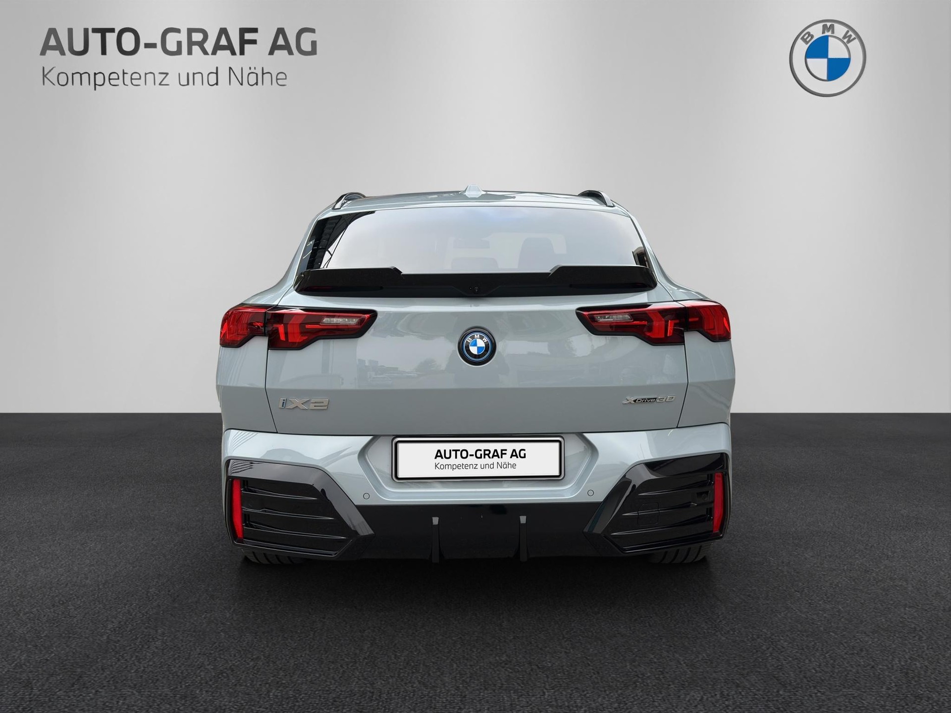 BMW iX2 xDrive 30 M Sport Pro-image-3