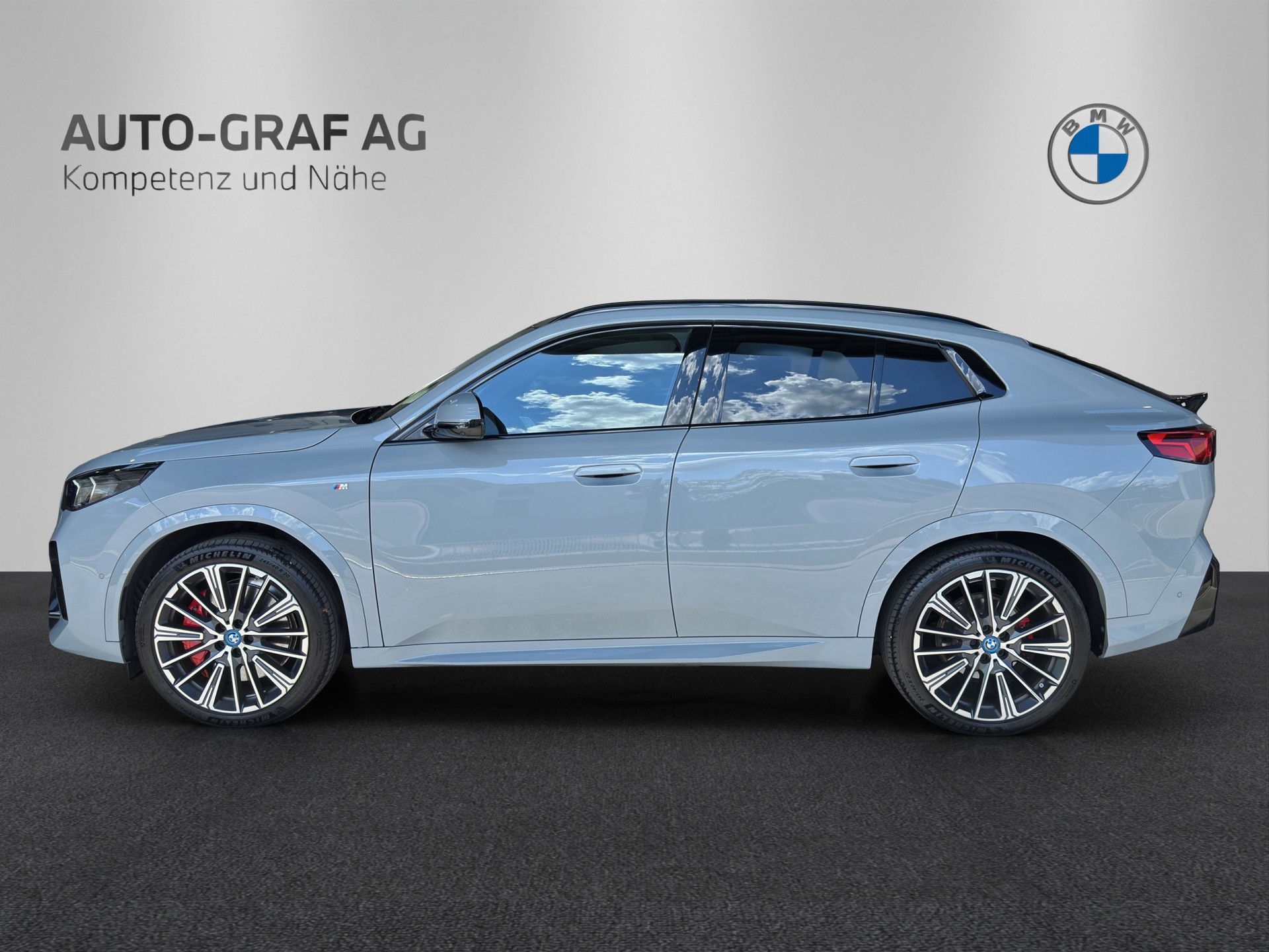 BMW iX2 xDrive 30 M Sport Pro-image-21