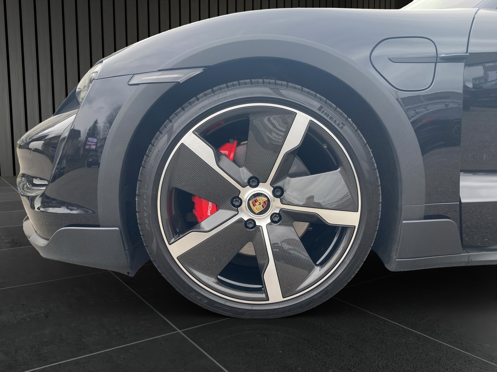 PORSCHE Taycan 4S Cross Turismo-image-9