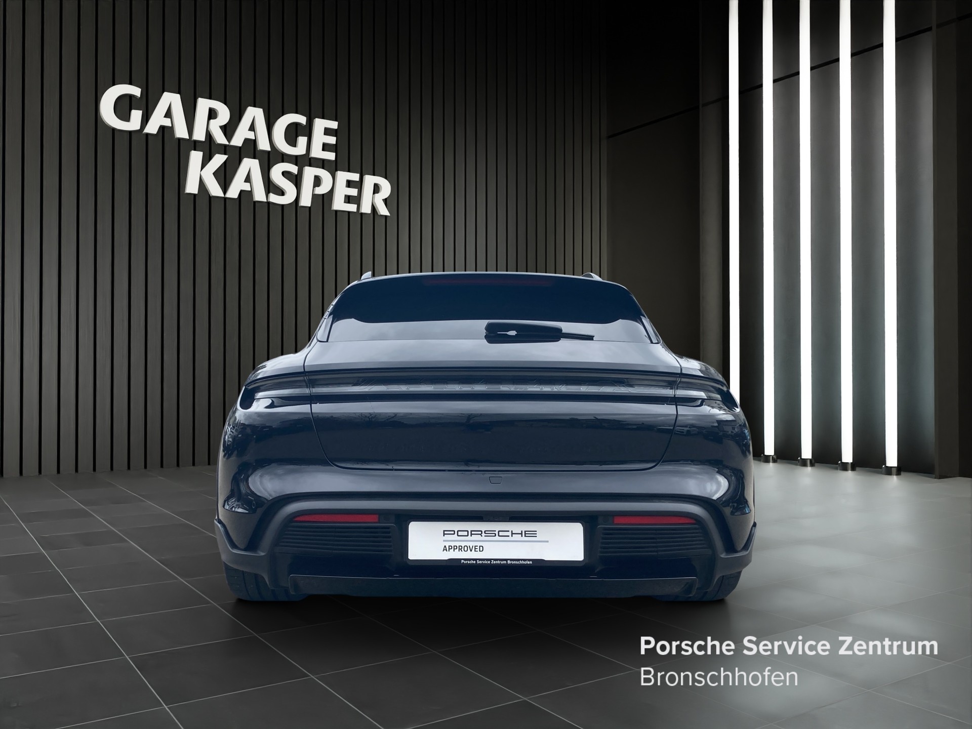 PORSCHE Taycan 4S Cross Turismo-showroom-element-3