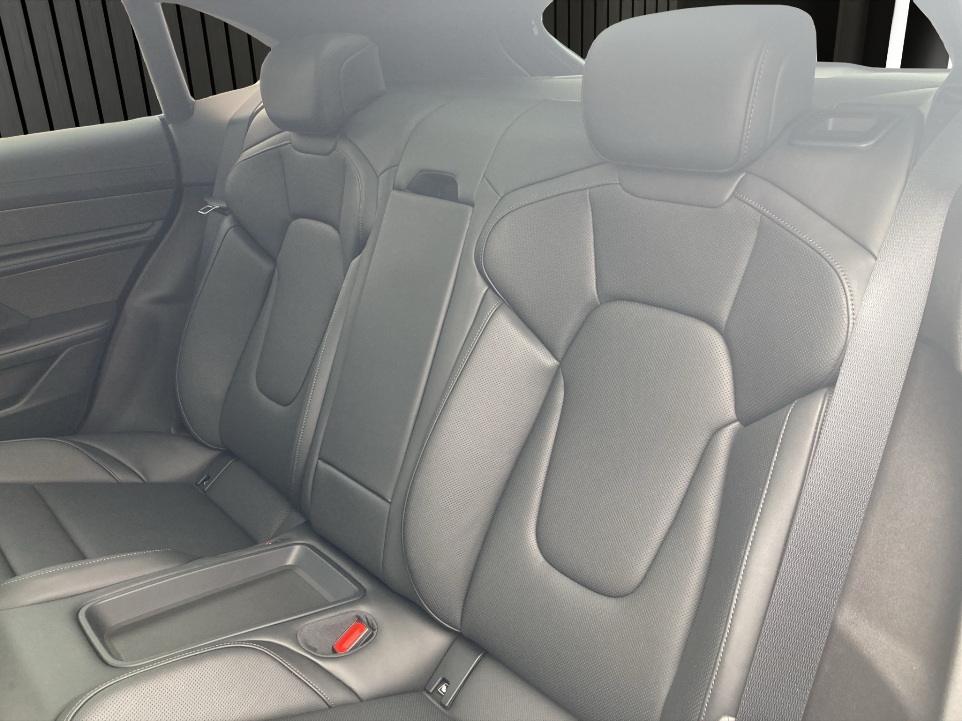 PORSCHE Taycan 4S Cross Turismo-image-15
