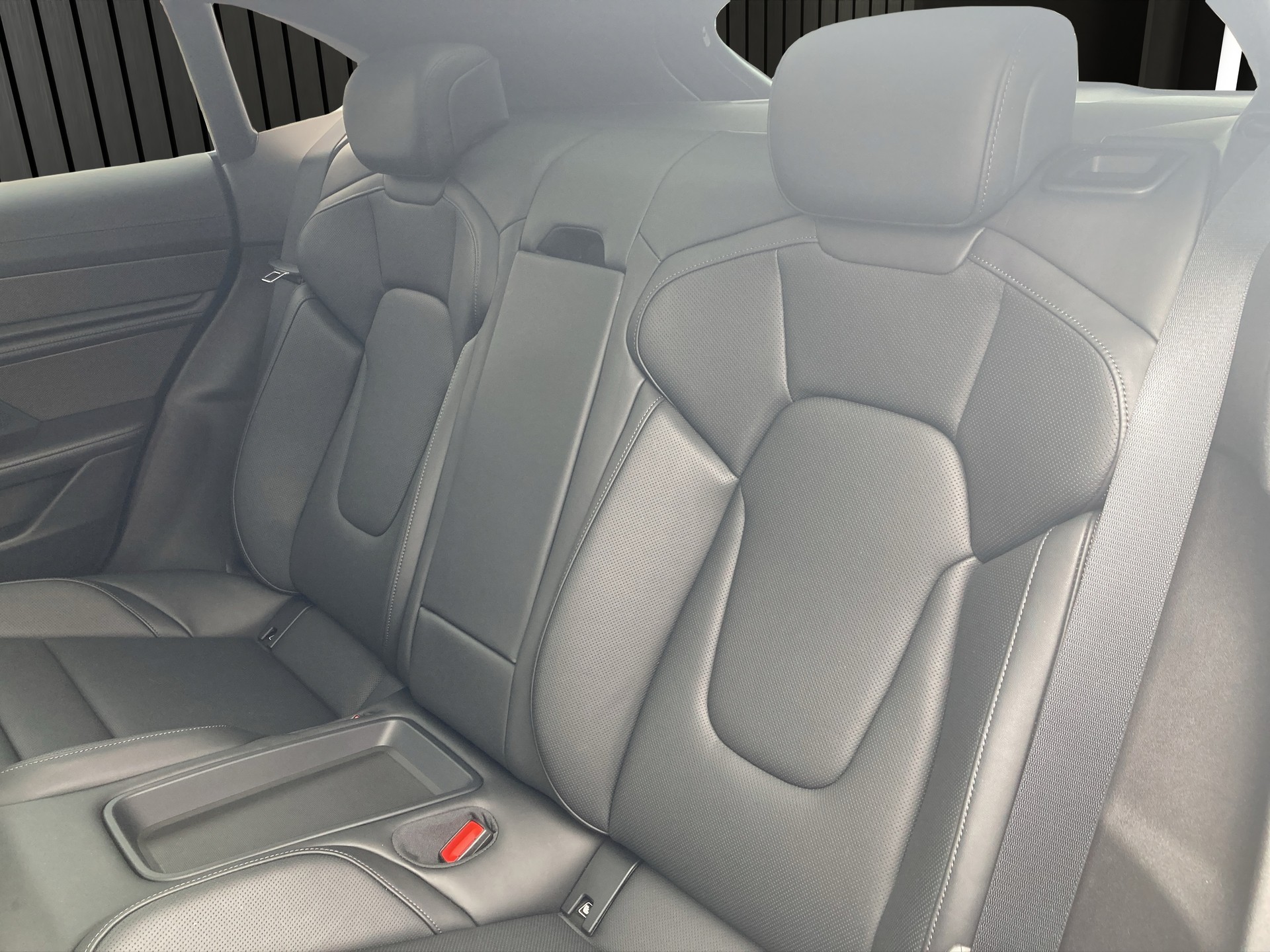 PORSCHE Taycan 4S Cross Turismo-image-13