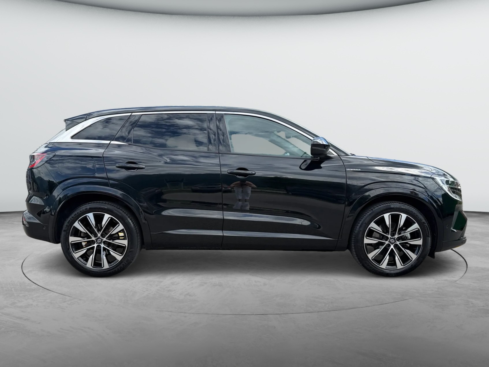 RENAULT Austral 1.2 HEV 200 Techno A-showroom-element-3
