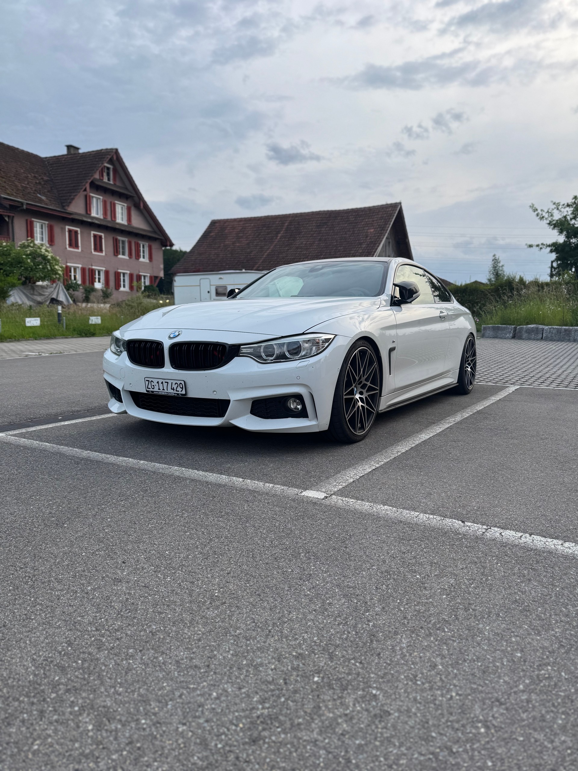 BMW 440i xDrive-image-4