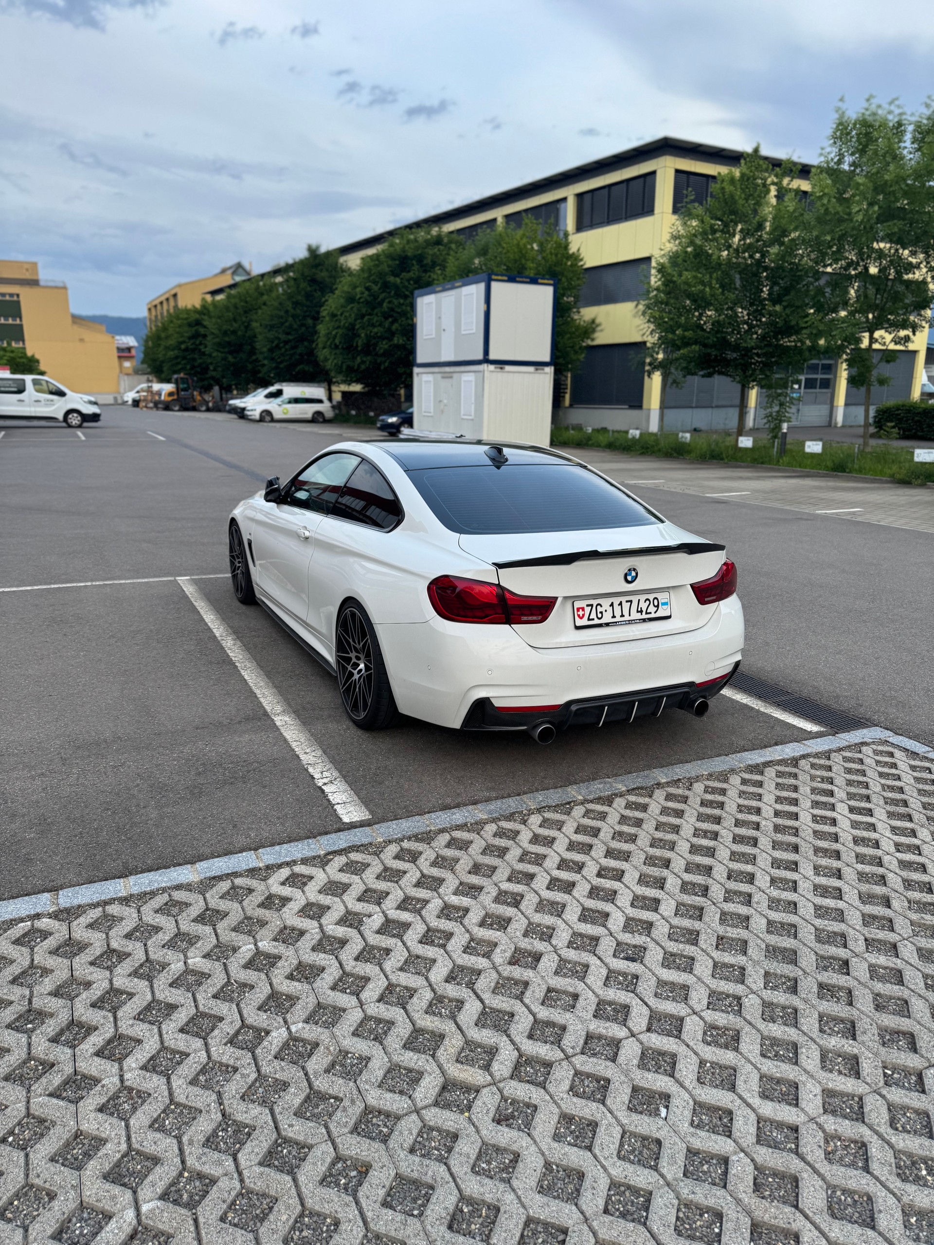 BMW 440i xDrive-image-3