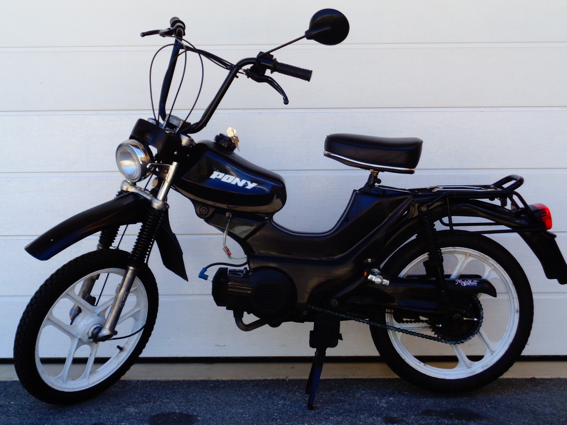 PONY Cross-showroom-element-3