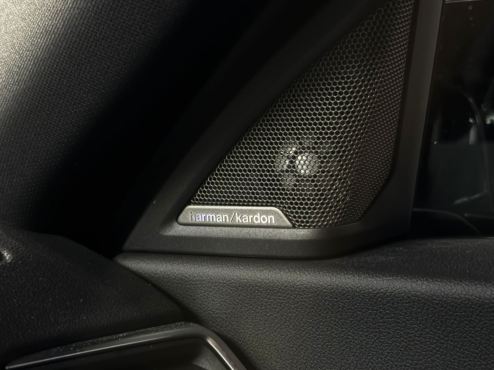 BMW M2 Steptronic / ALL BLACK / Ch Fahrzeug / Gratis Service 10 Jahre-image-16