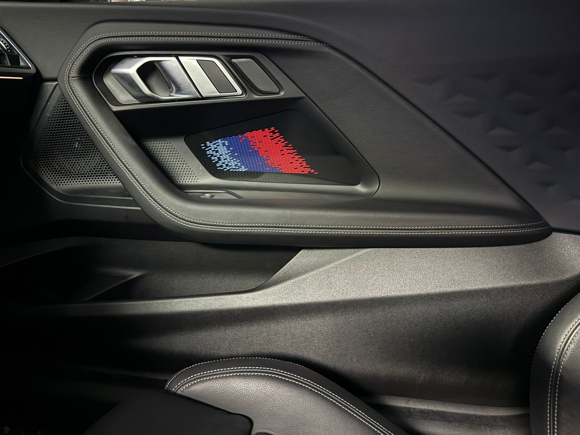 BMW M2 Steptronic / ALL BLACK / Ch Fahrzeug / Gratis Service 10 Jahre-image-15