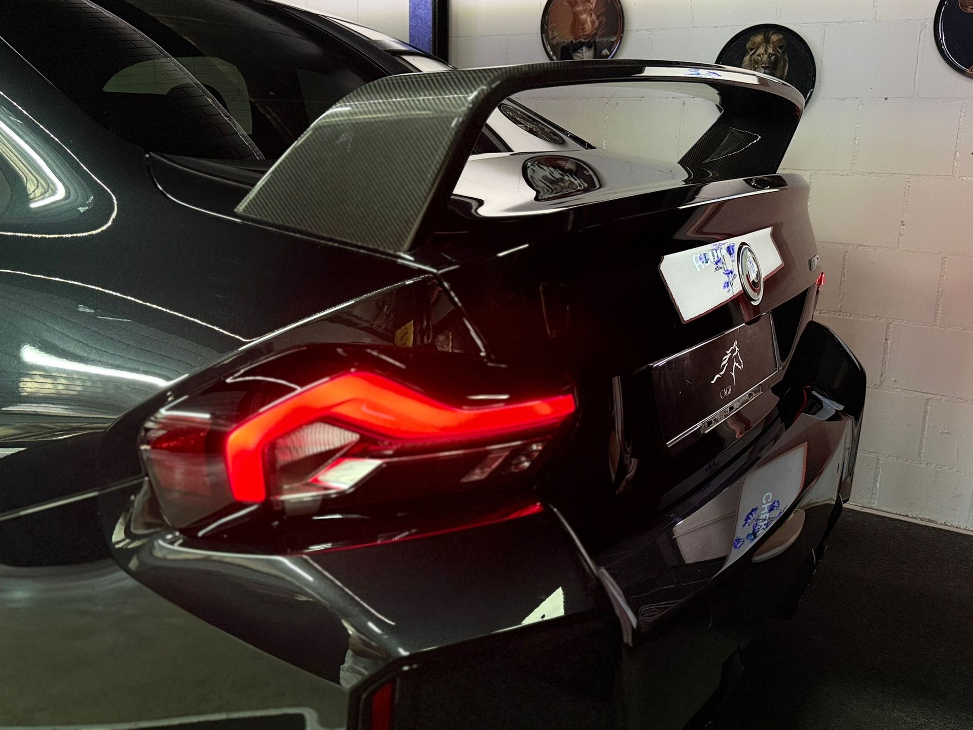 BMW M2 Steptronic / ALL BLACK / Ch Fahrzeug / Gratis Service 10 Jahre-image-6