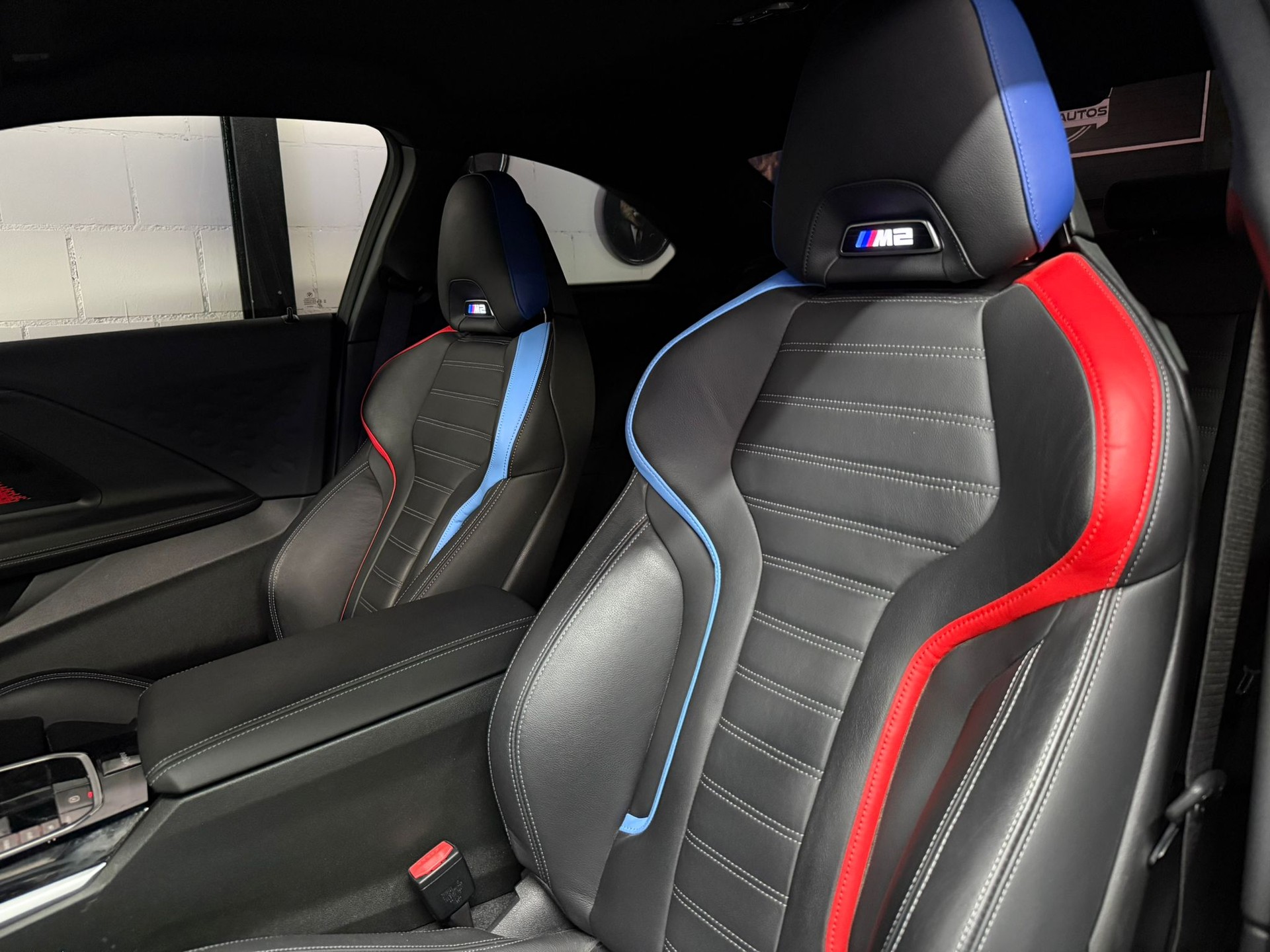 BMW M2 Steptronic / ALL BLACK / Ch Fahrzeug / Gratis Service 10 Jahre-image-11