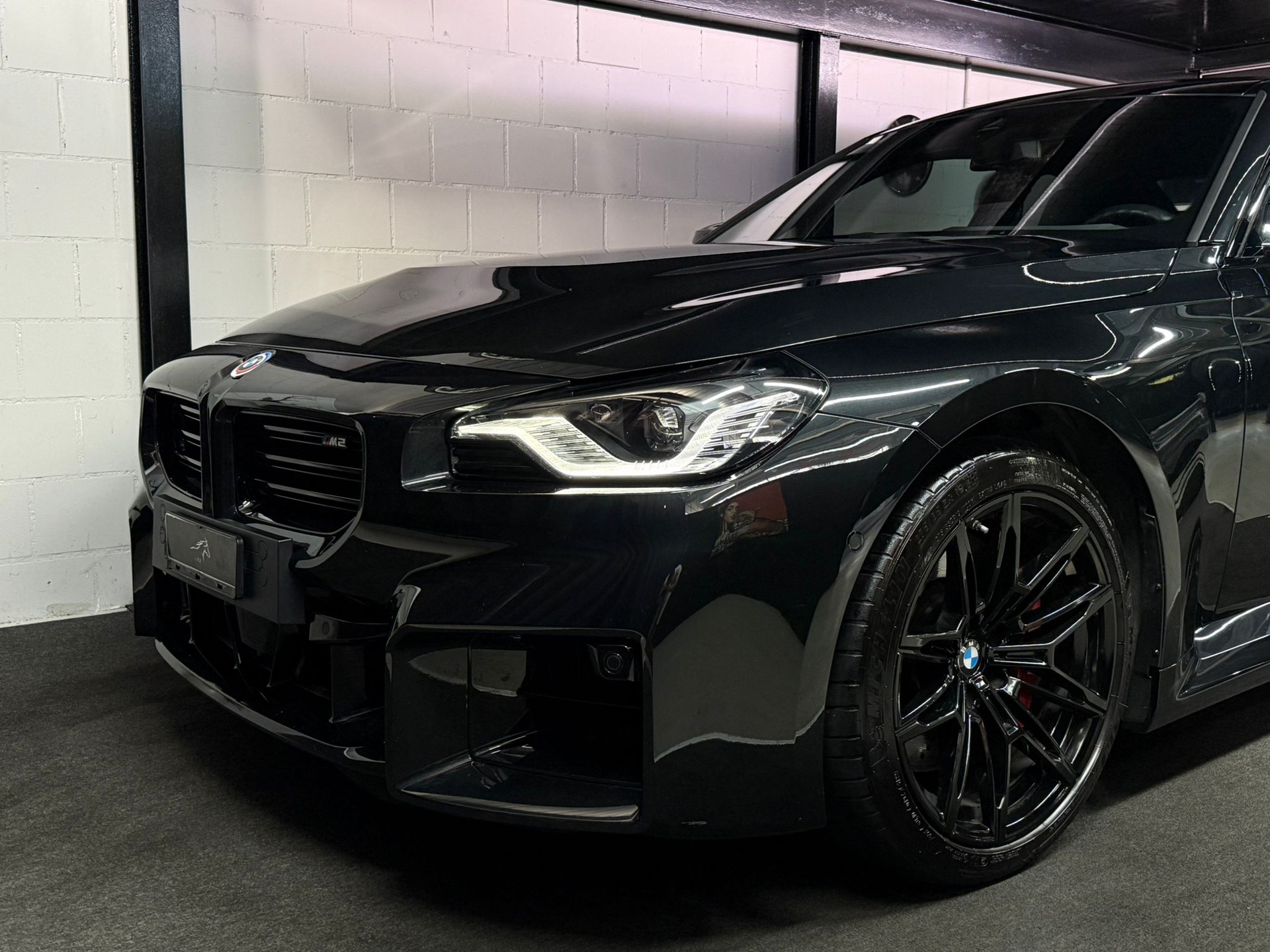 BMW M2 Steptronic / ALL BLACK / Ch Fahrzeug / Gratis Service 10 Jahre-image-18