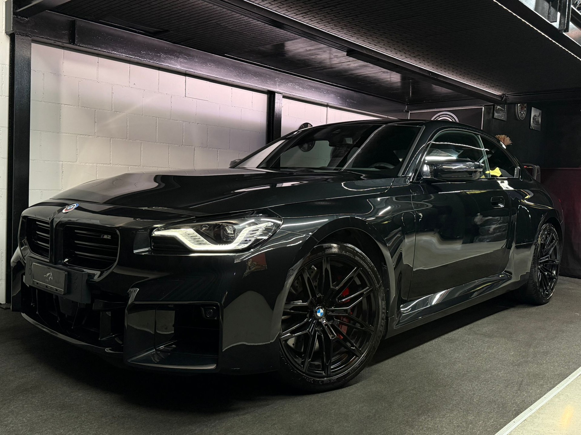 BMW M2 Steptronic / ALL BLACK / Ch Fahrzeug / Gratis Service 10 Jahre-image-10