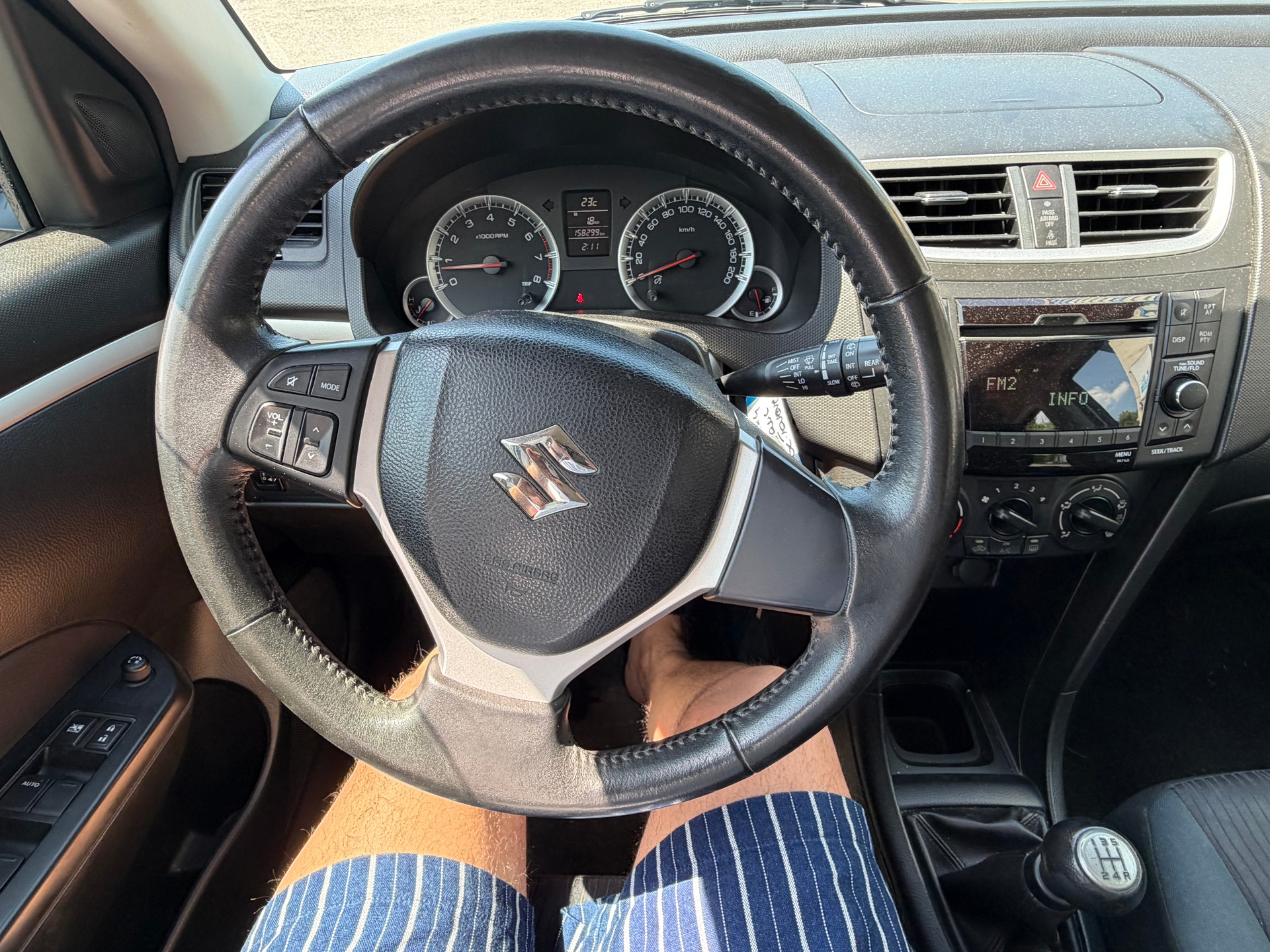 SUZUKI Swift 1.2i 16V GL Top 4x4-image-9