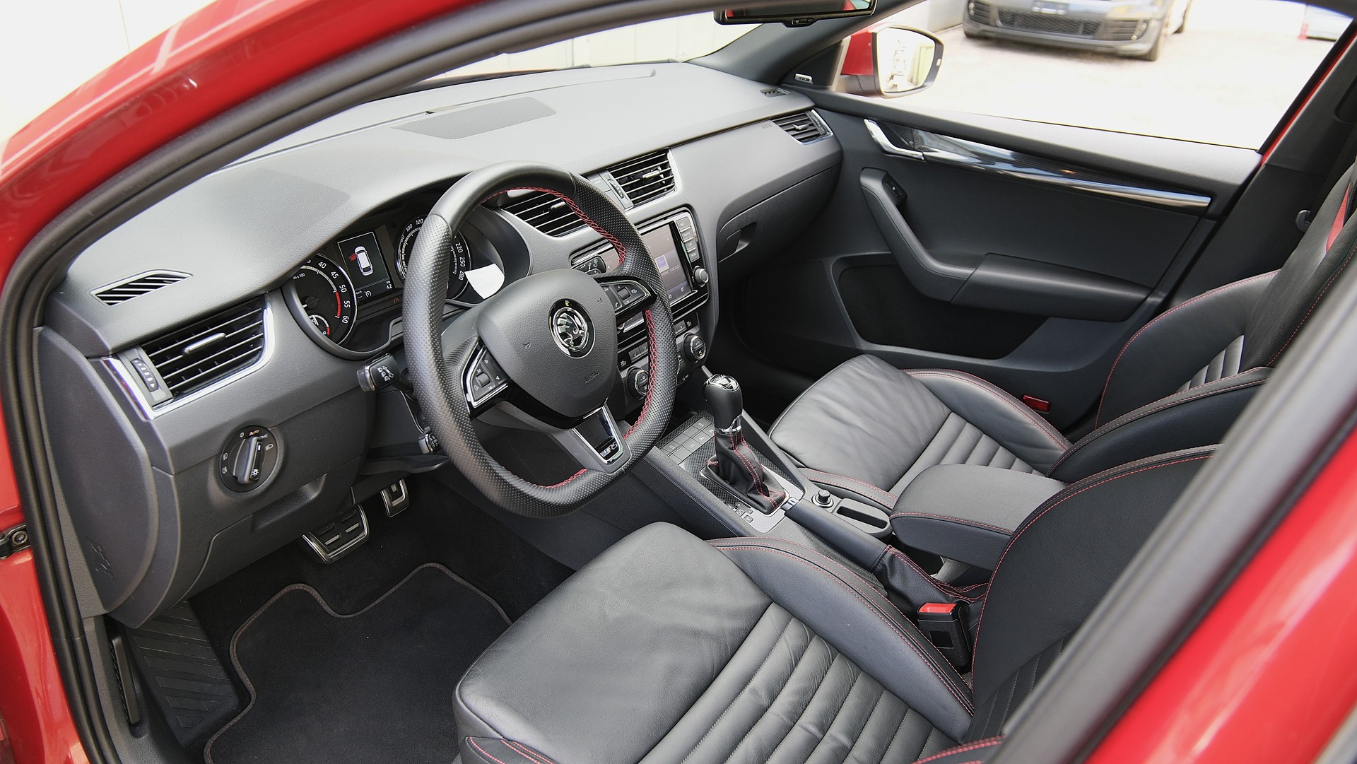 SKODA Octavia Combi 2.0 TDI RS 4x4 DSG-showroom-element-2